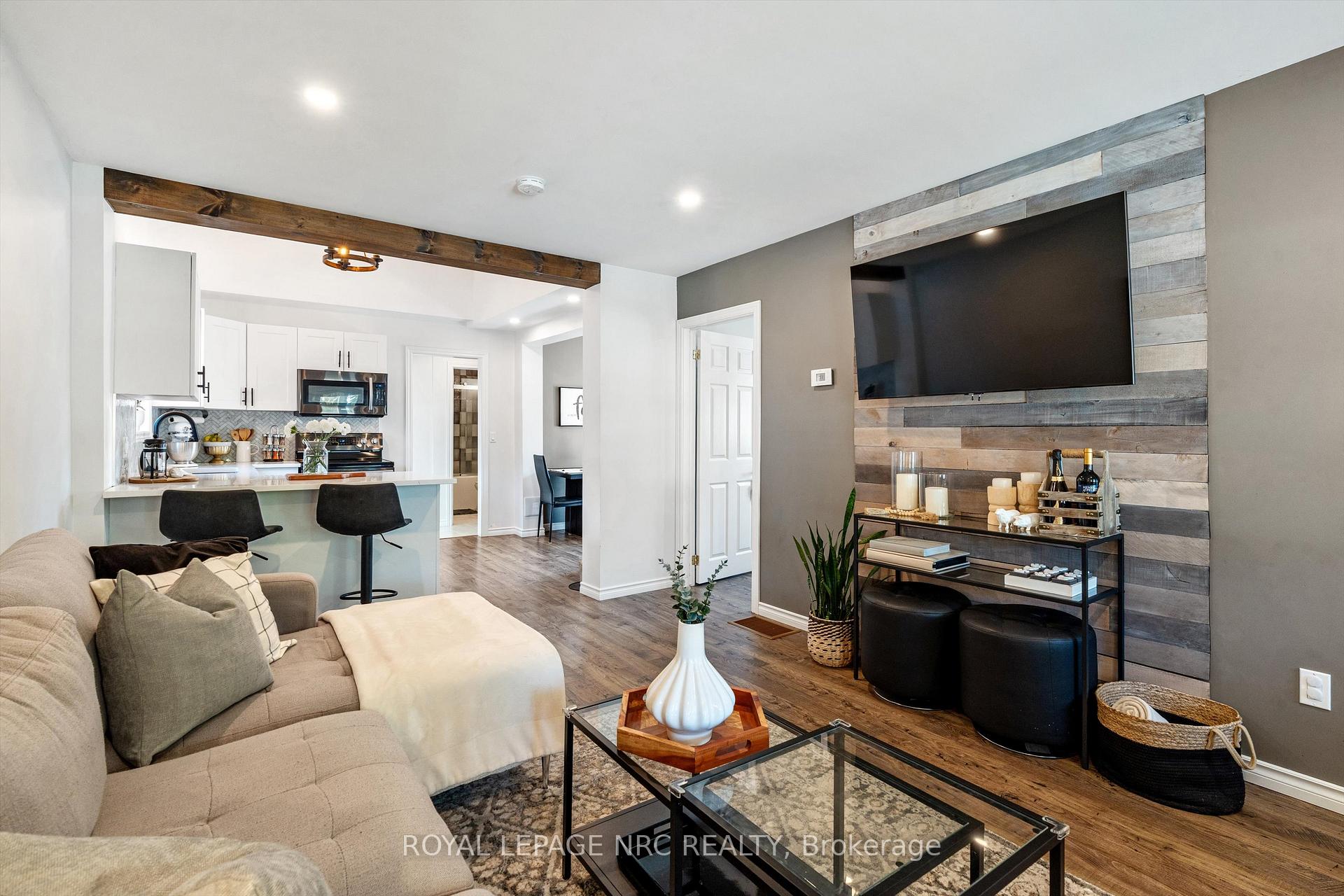 Photo 6 of 264 Lakeshore Road, St. Catharines, Vine/Linwell — HOMEH