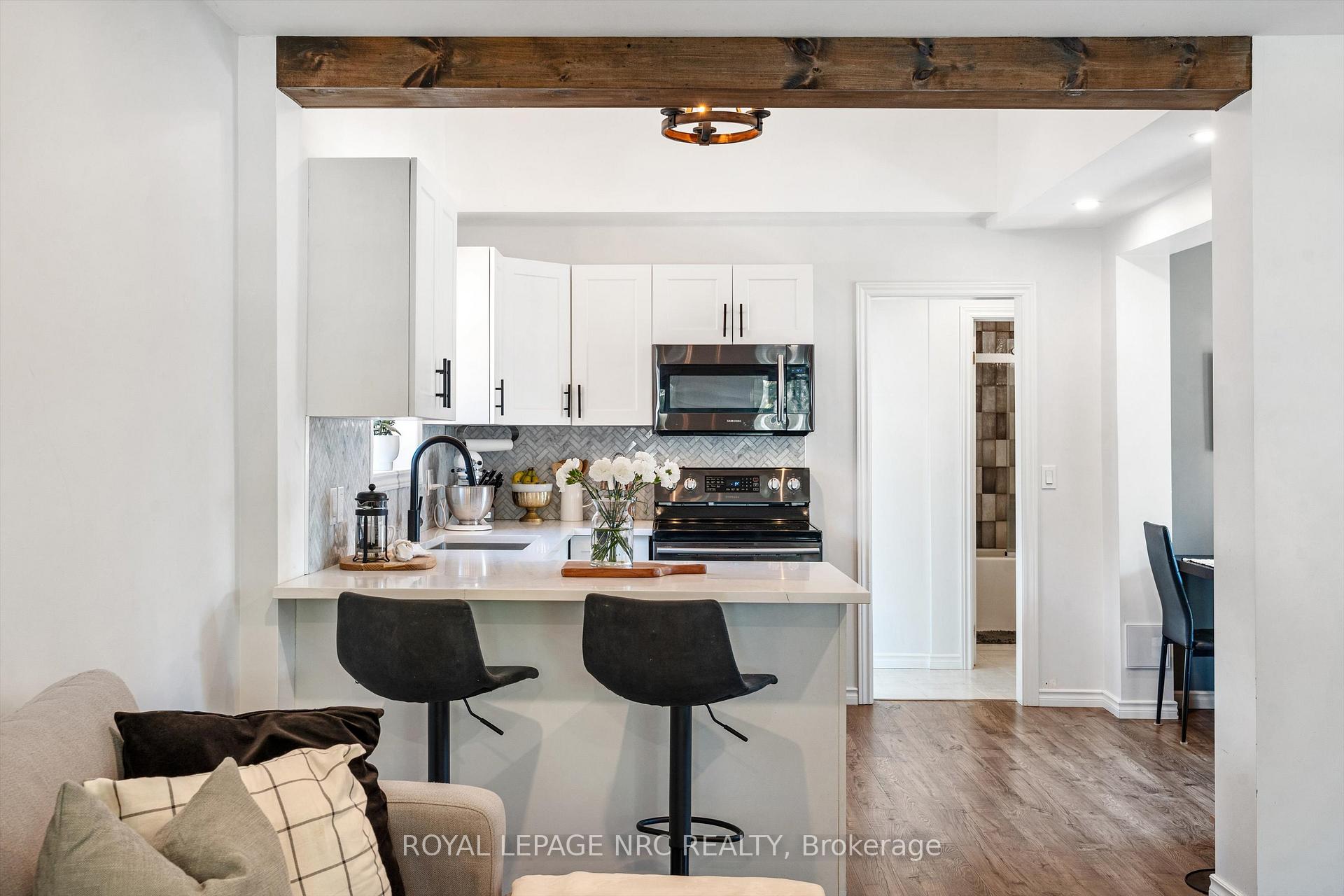Photo 8 of 264 Lakeshore Road, St. Catharines, Vine/Linwell — HOMEH