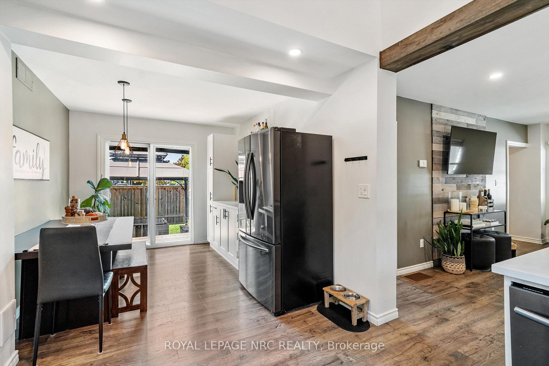 Photo 14 of 264 Lakeshore Road, St. Catharines, Vine/Linwell — HOMEH
