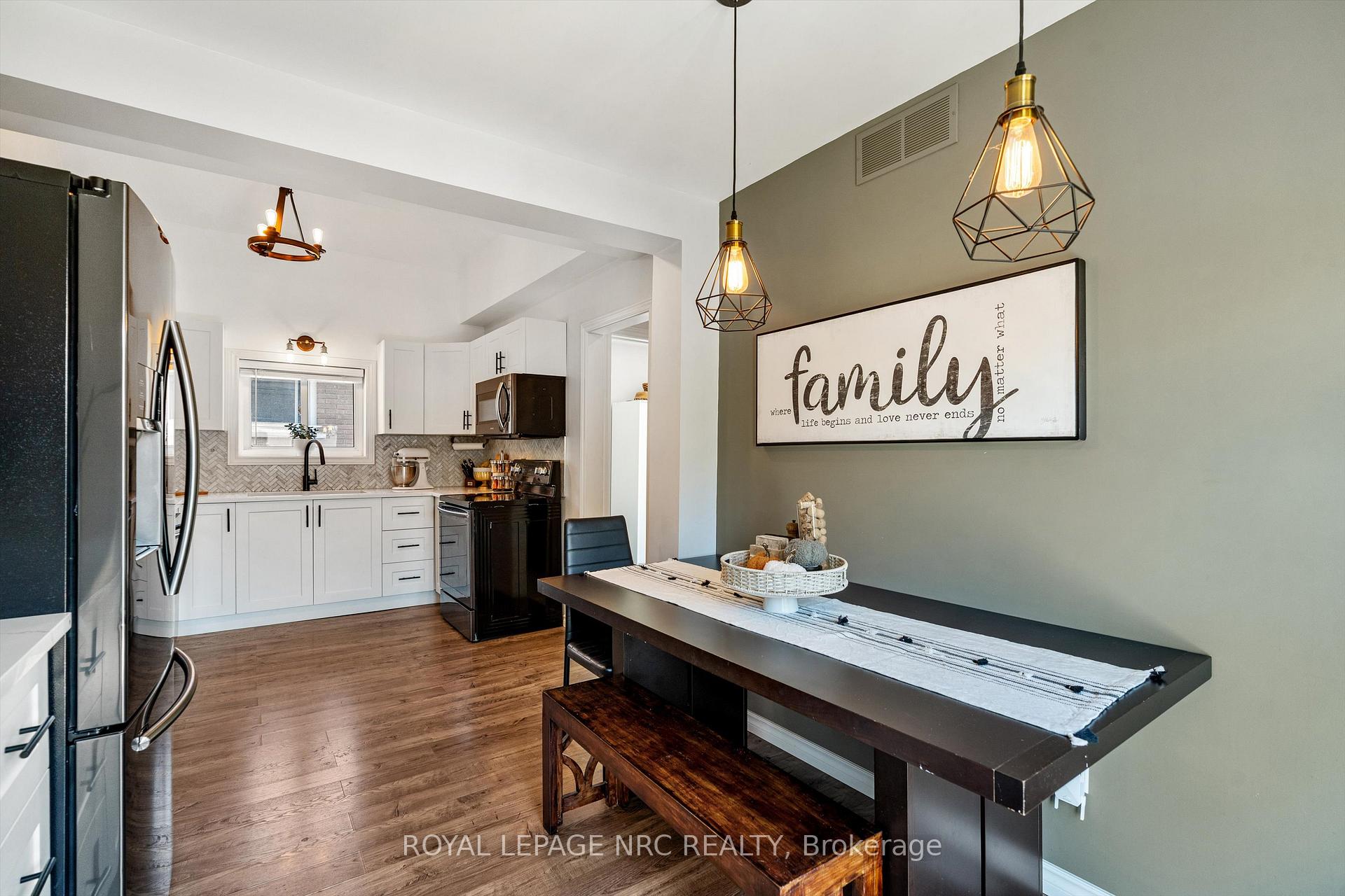 Photo 16 of 264 Lakeshore Road, St. Catharines, Vine/Linwell — HOMEH