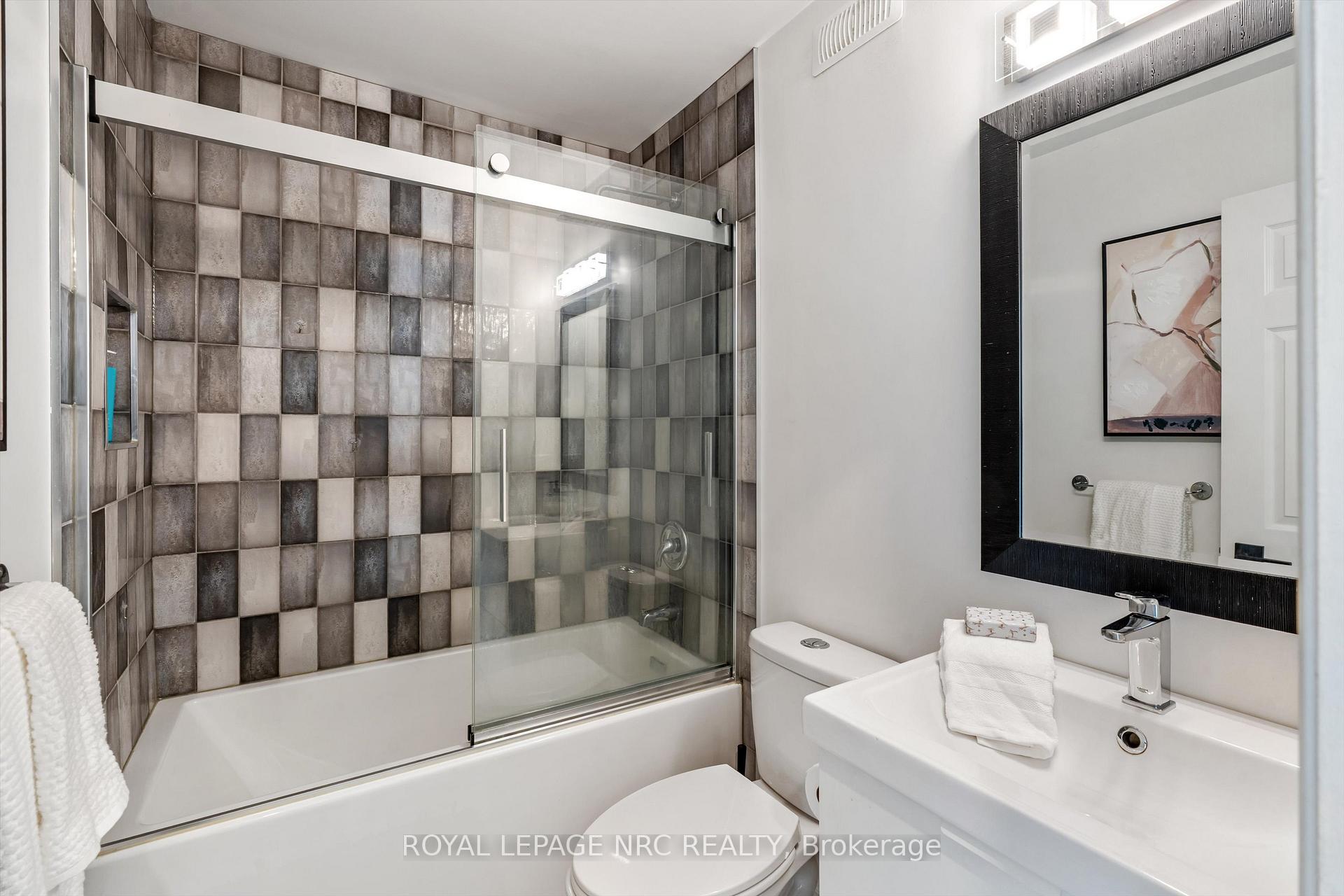 Photo 19 of 264 Lakeshore Road, St. Catharines, Vine/Linwell — HOMEH