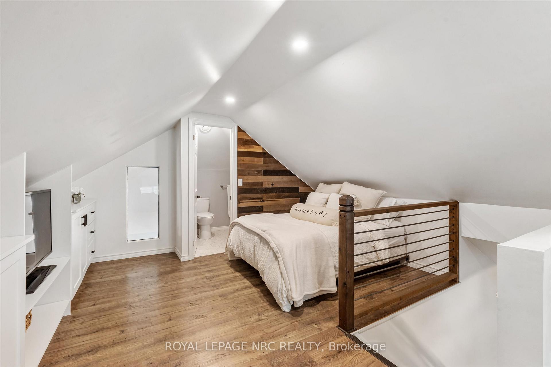 Photo 22 of 264 Lakeshore Road, St. Catharines, Vine/Linwell — HOMEH