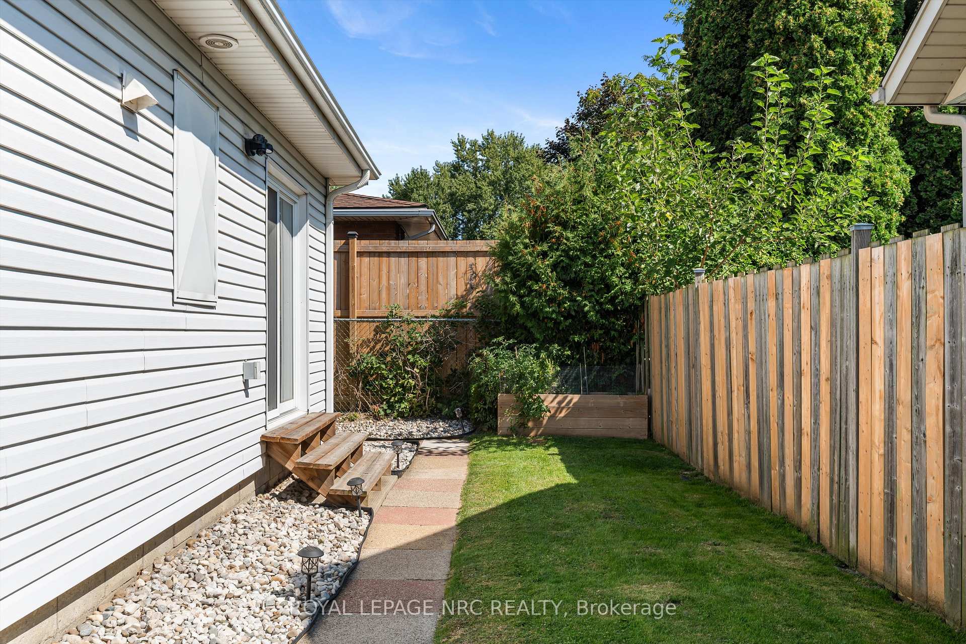 Photo 28 of 264 Lakeshore Road, St. Catharines, Vine/Linwell — HOMEH