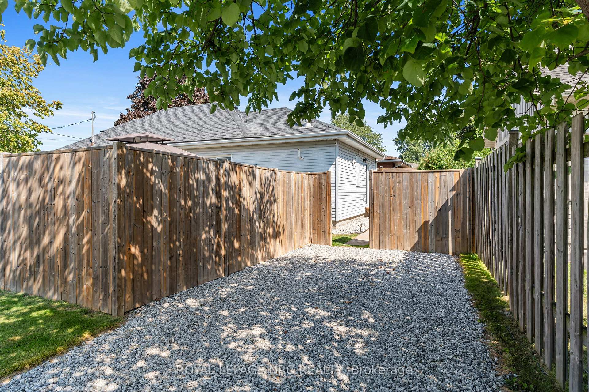 Photo 31 of 264 Lakeshore Road, St. Catharines, Vine/Linwell — HOMEH