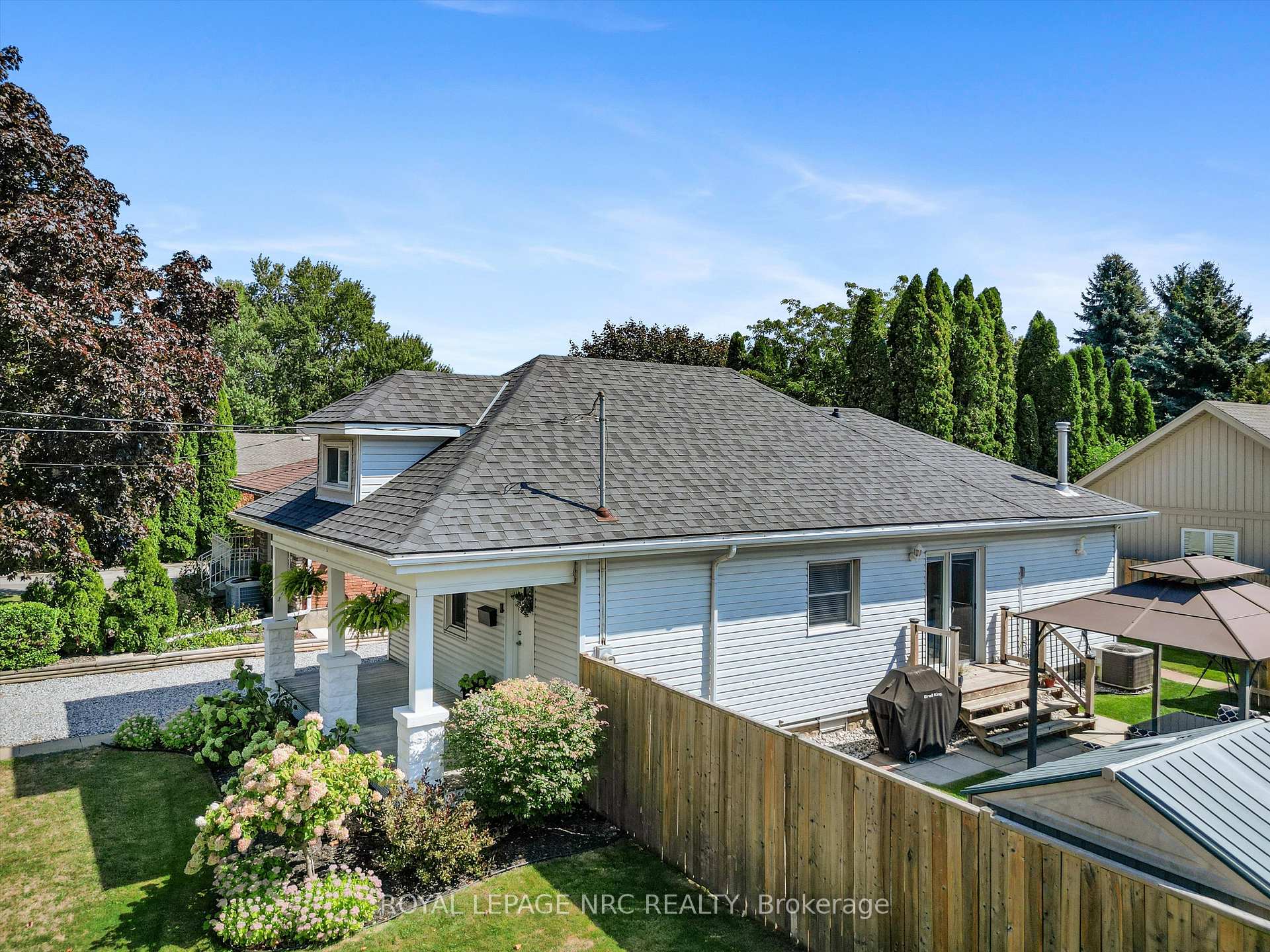 Photo 32 of 264 Lakeshore Road, St. Catharines, Vine/Linwell — HOMEH
