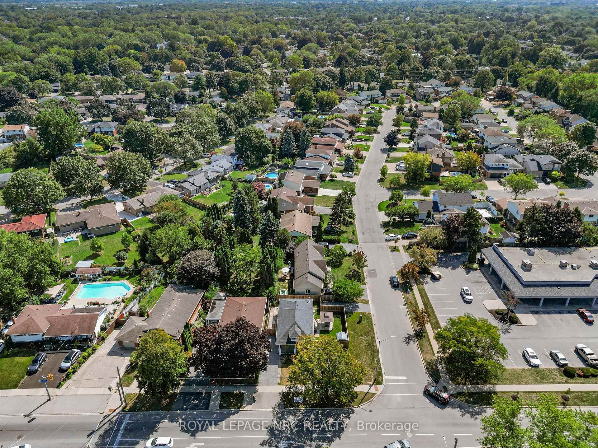 Photo 33 of 264 Lakeshore Road, St. Catharines, Vine/Linwell — HOMEH