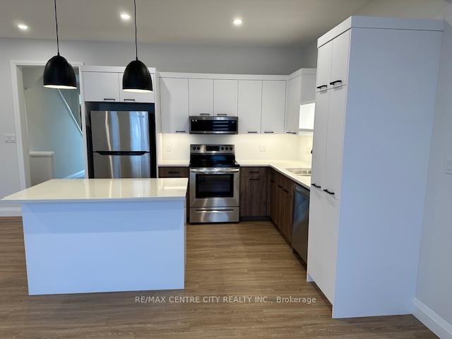 Photo 8 of 5 Evylean Court, St. Thomas — HOMEH