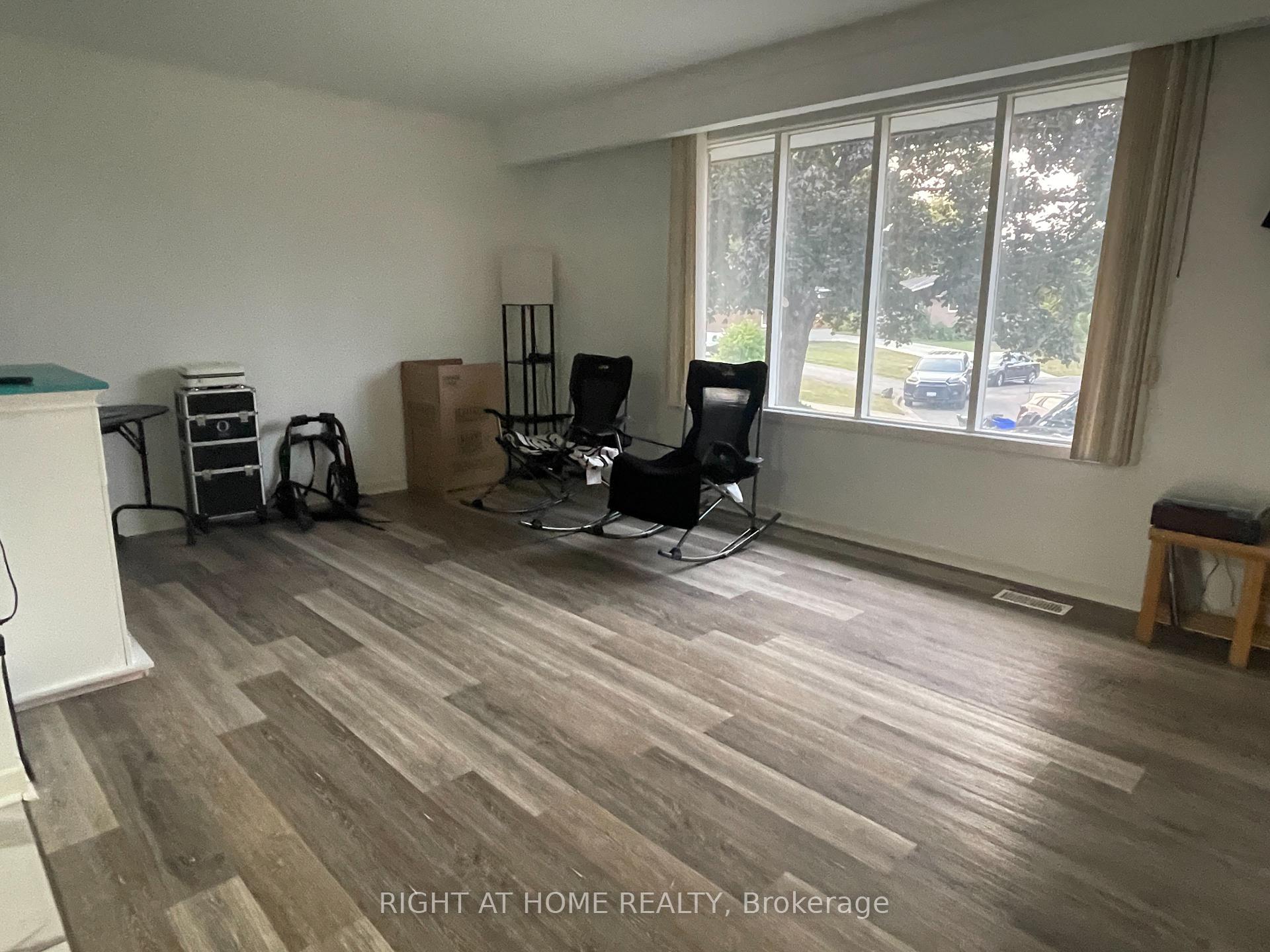 Photo 5 of 8 Rossie Place, St. Catharines, Oakdale — HOMEH