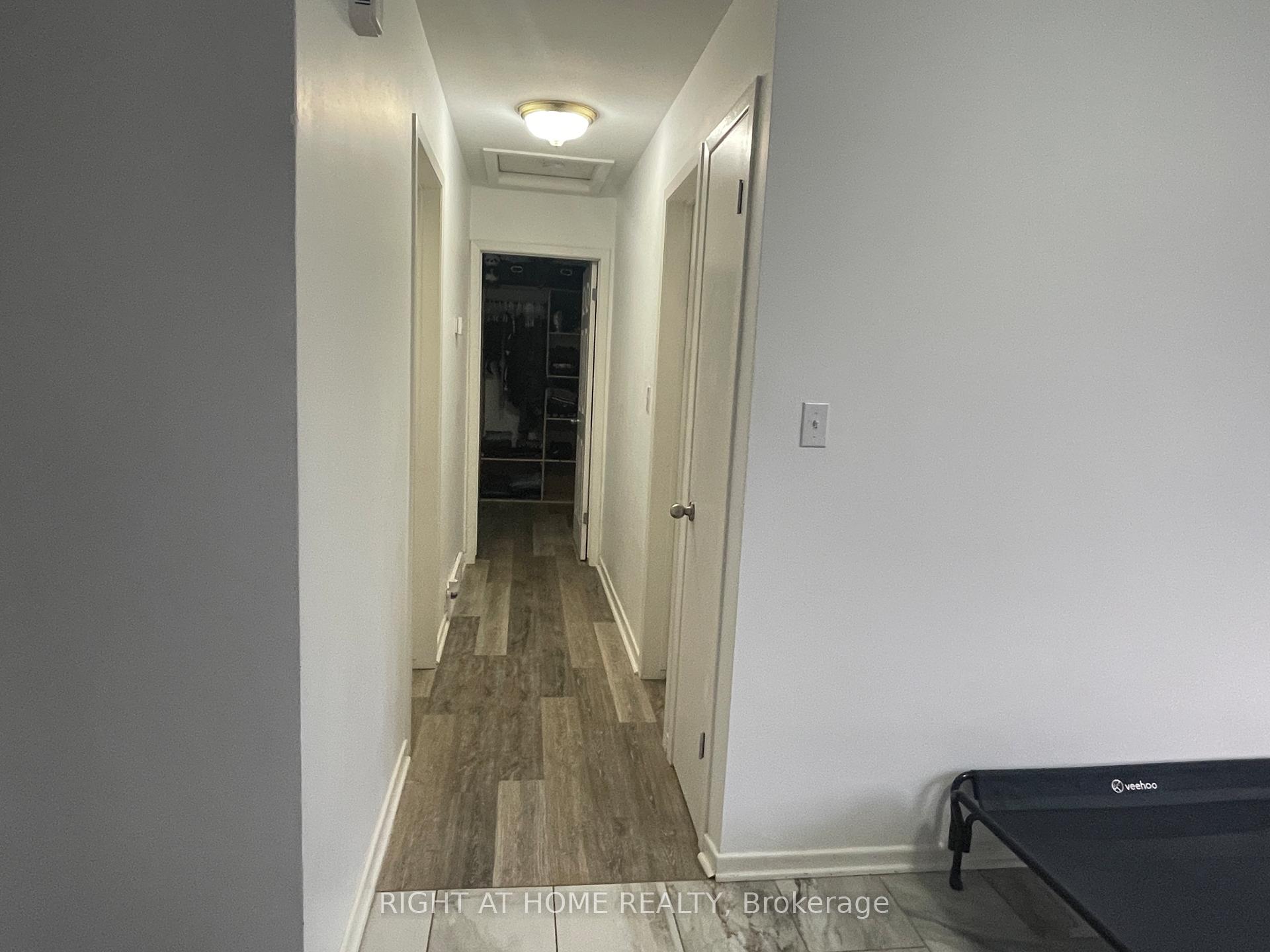 Photo 10 of 8 Rossie Place, St. Catharines, Oakdale — HOMEH