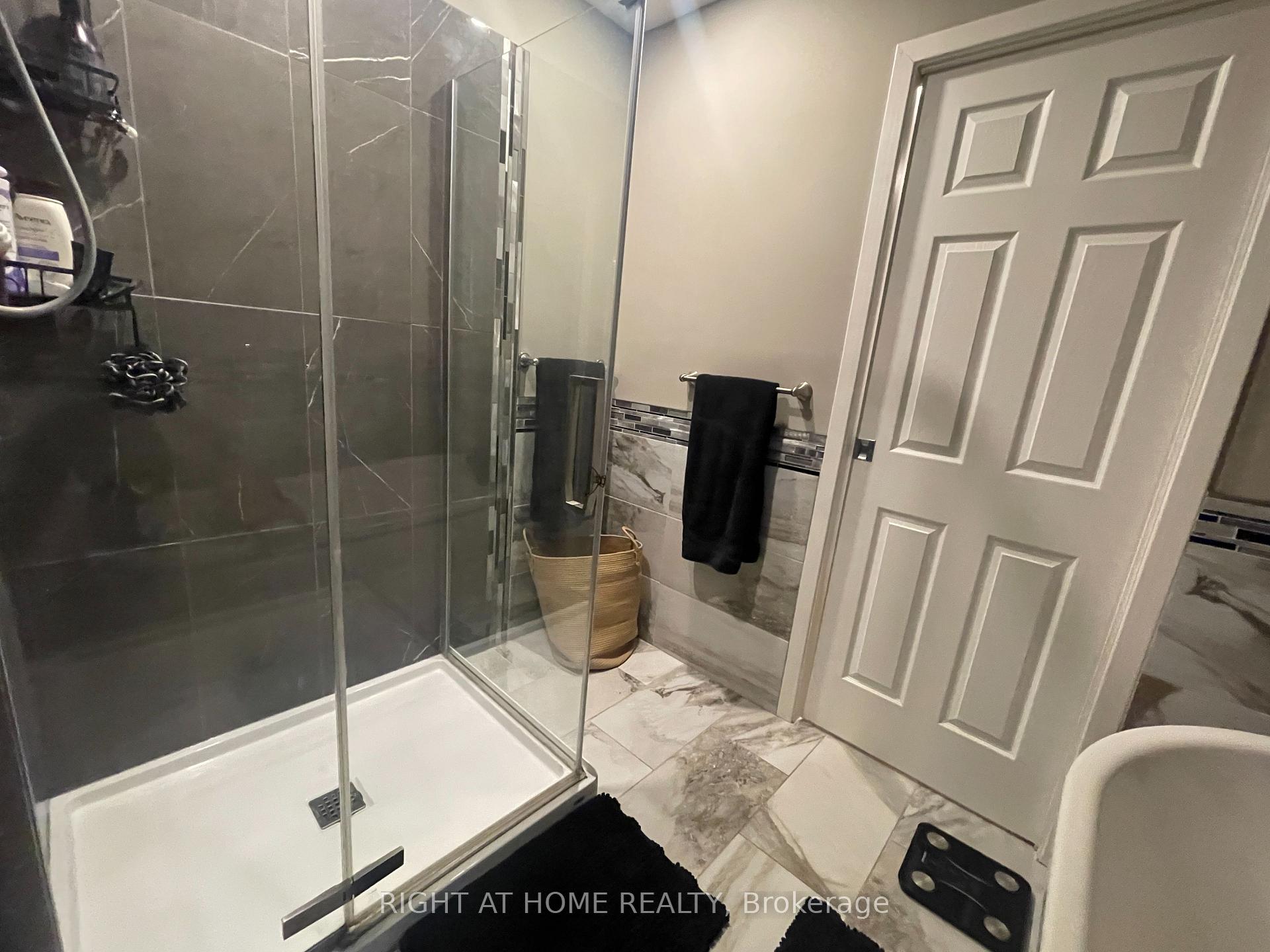 Photo 17 of 8 Rossie Place, St. Catharines, Oakdale — HOMEH
