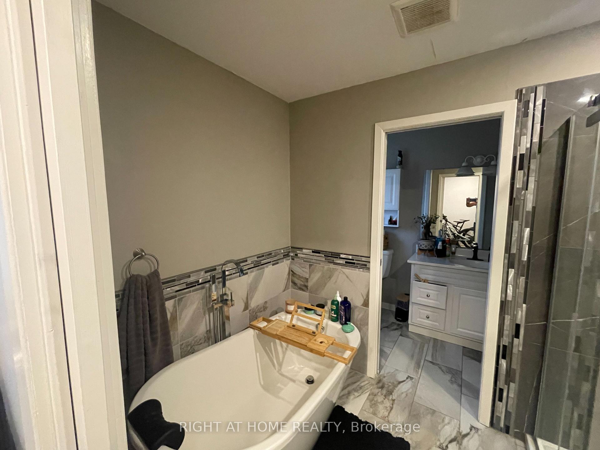 Photo 18 of 8 Rossie Place, St. Catharines, Oakdale — HOMEH