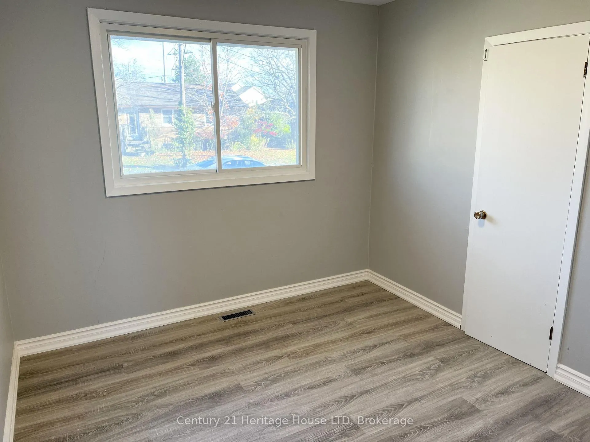 Photo 14 of 9 Mckay Street, St. Catharines, Western Hill — HOMEH