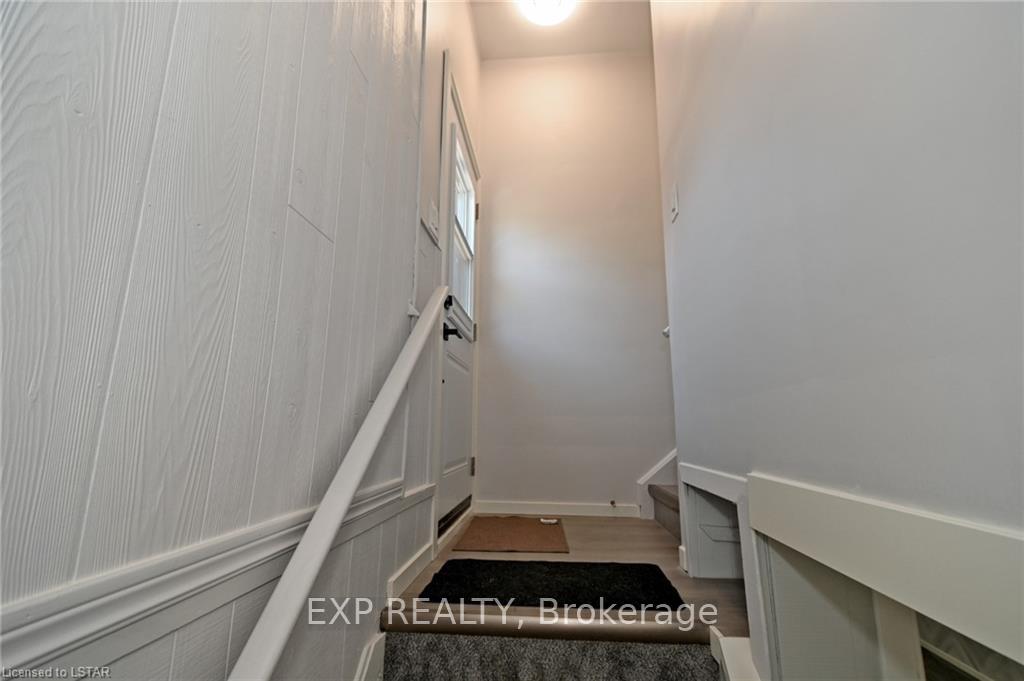 Photo 9 of 572 Elm Street, St. Thomas — HOMEH