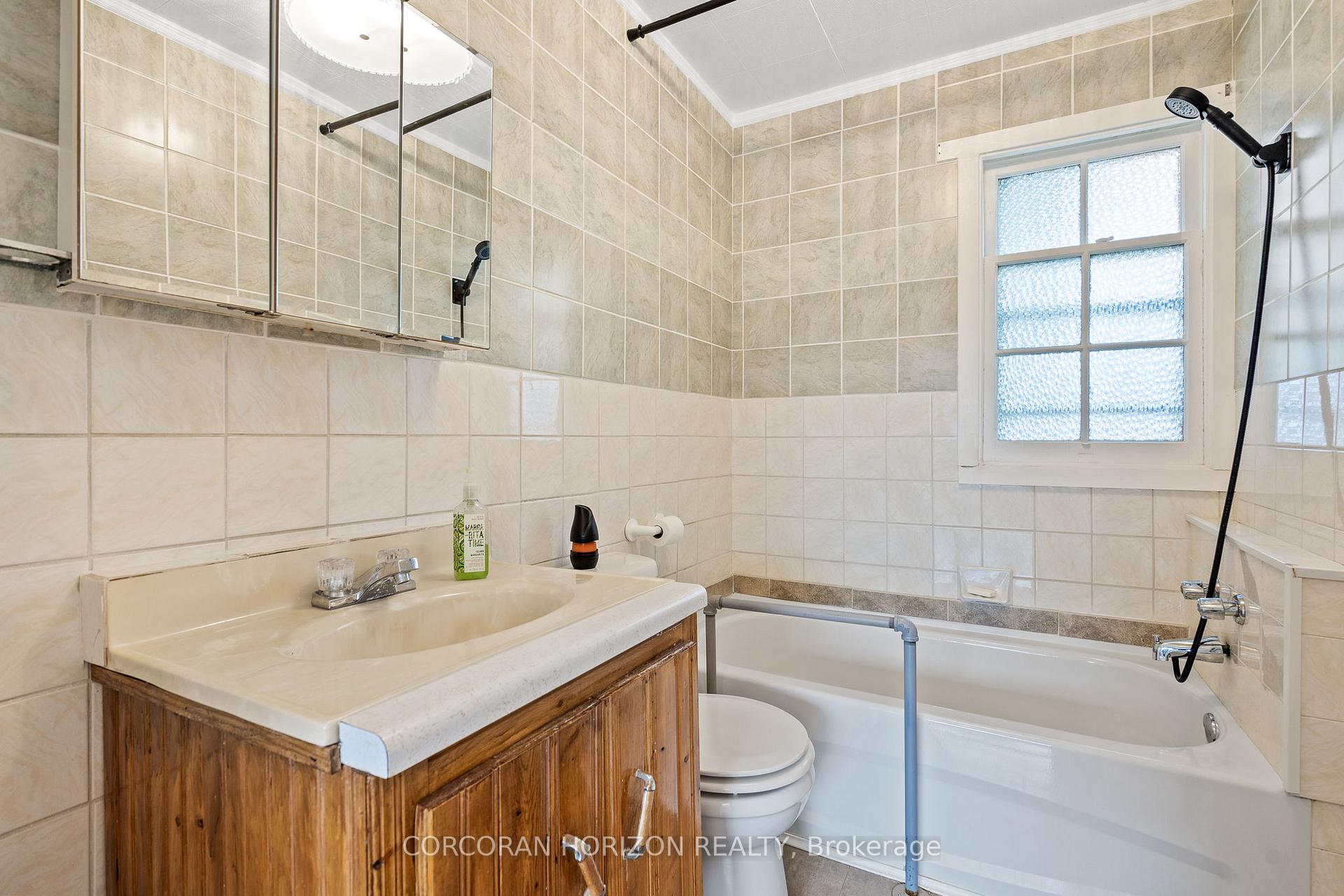 Photo 10 of 11 Beverly Street, St. Catharines, Oakdale — HOMEH