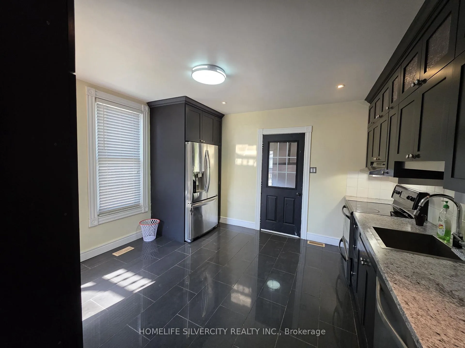 Photo 16 of 79 Scott Street, St. Thomas — HOMEH