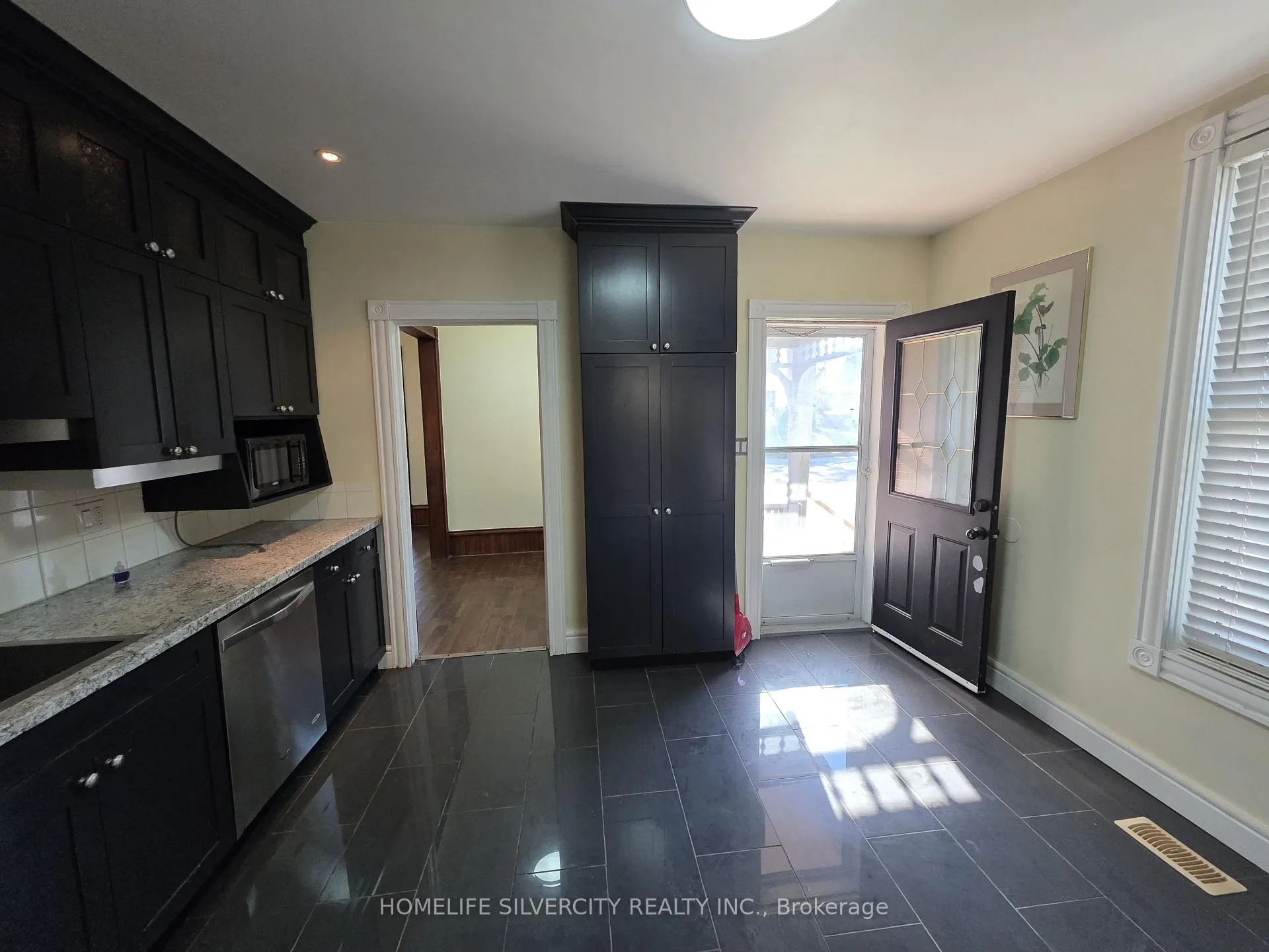 Photo 17 of 79 Scott Street, St. Thomas — HOMEH