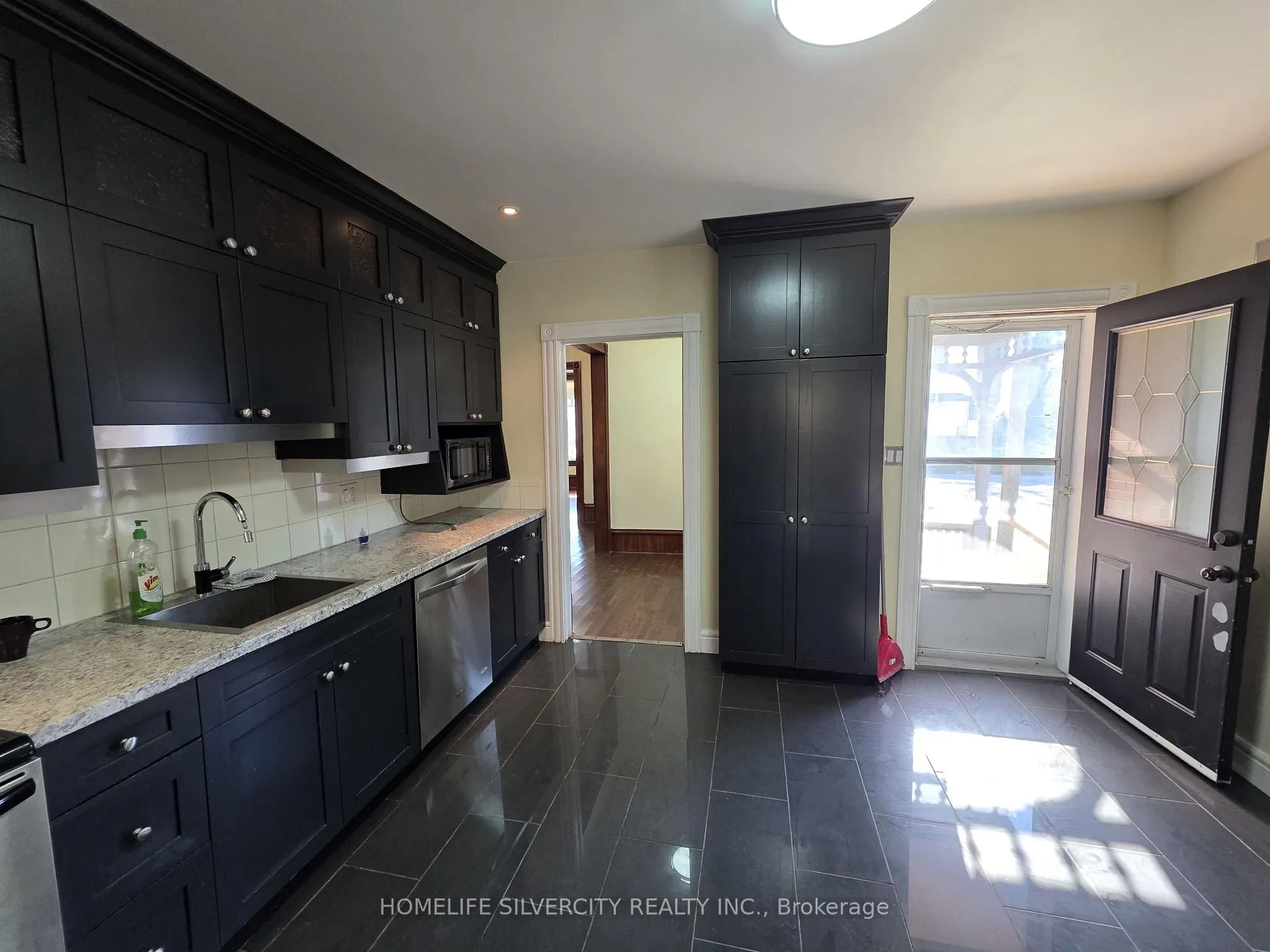Photo 18 of 79 Scott Street, St. Thomas — HOMEH