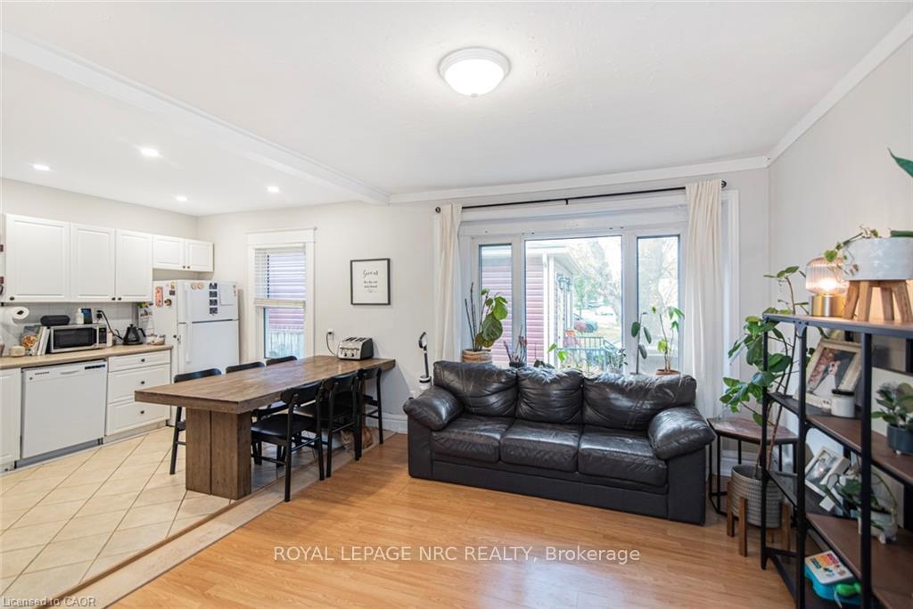 Photo 5 of 116 Carlton Street, St. Catharines, Downtown — HOMEH