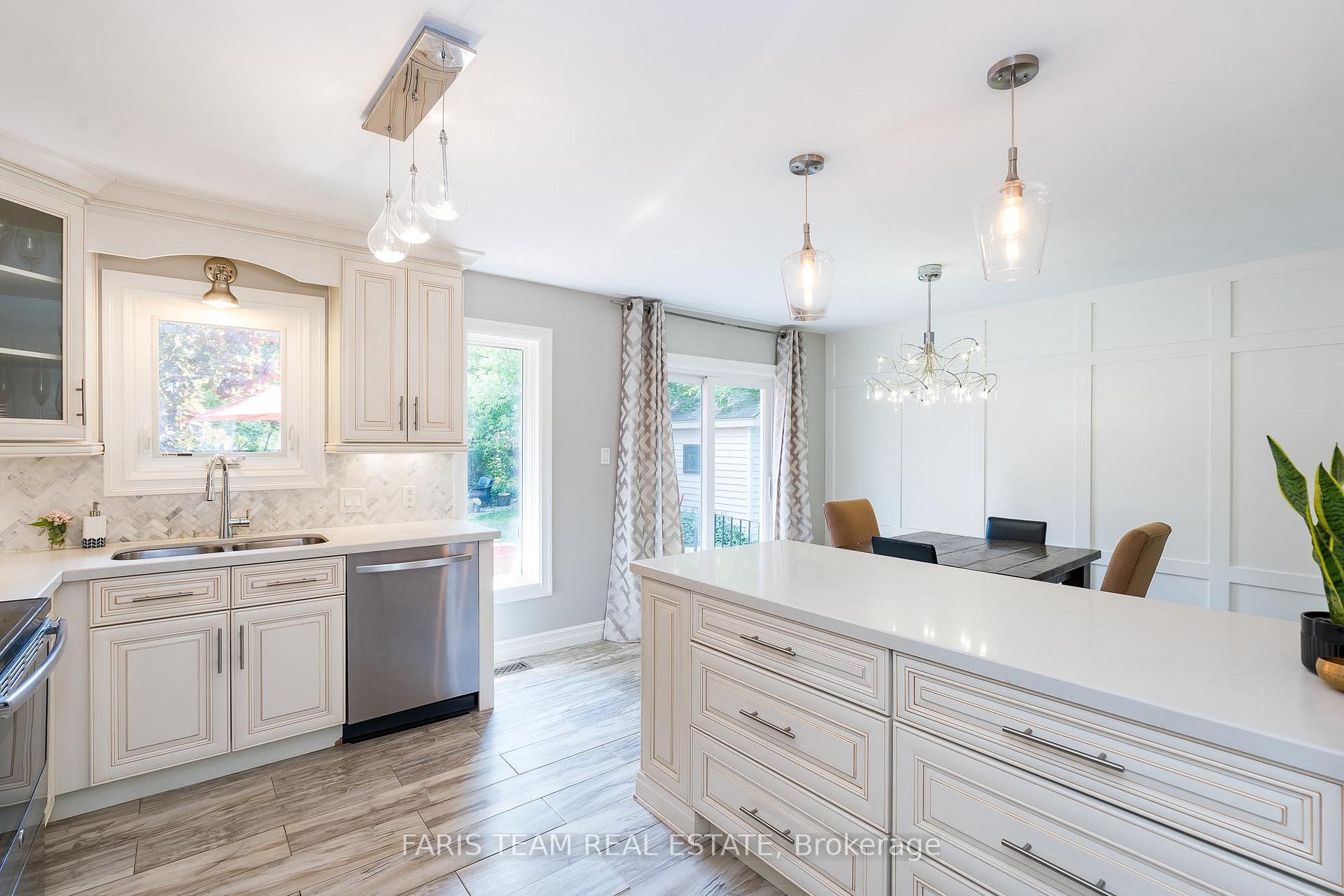 Photo 4 of 25 Centennial Avenue, Springwater, Elmvale — HOMEH