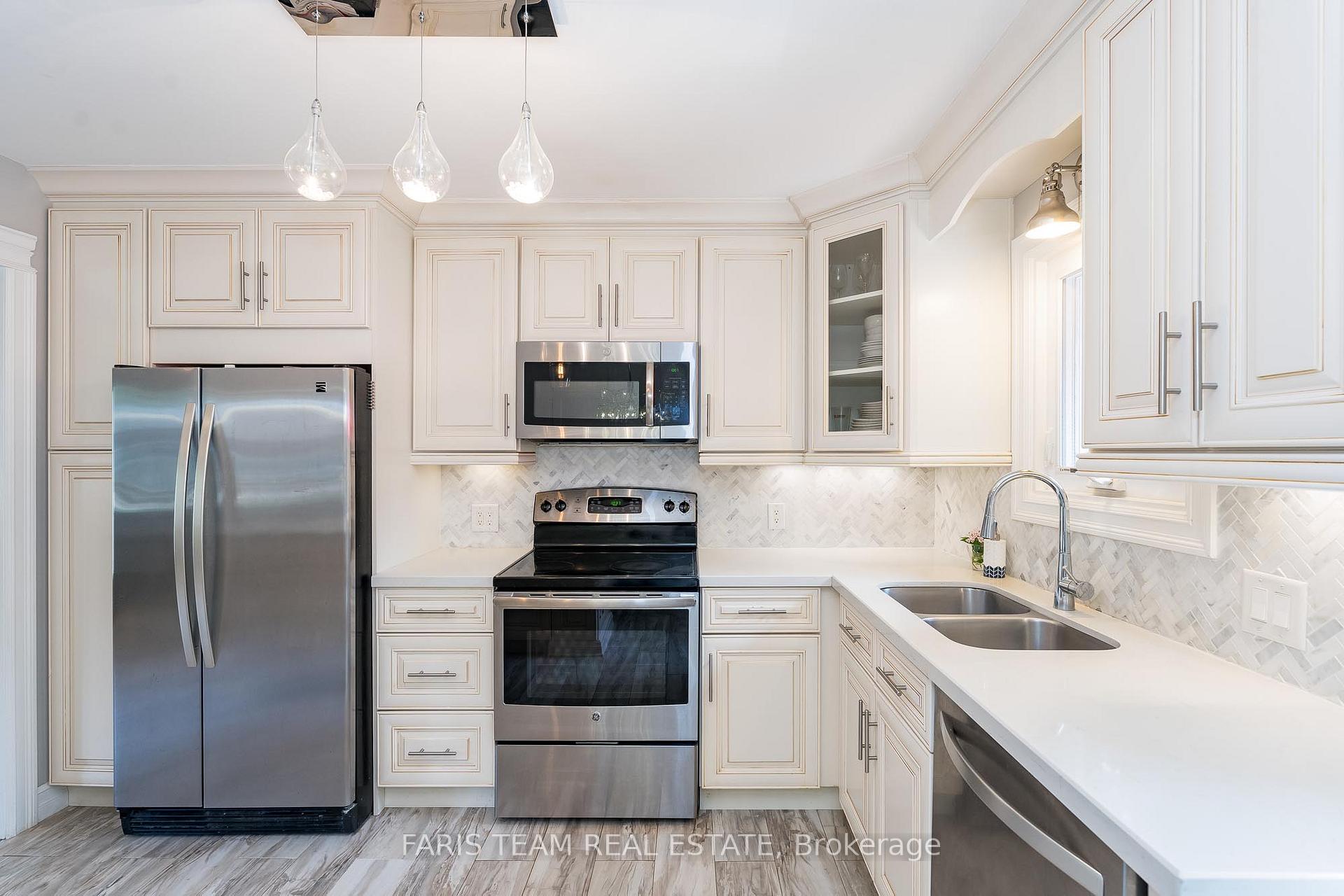 Photo 5 of 25 Centennial Avenue, Springwater, Elmvale — HOMEH