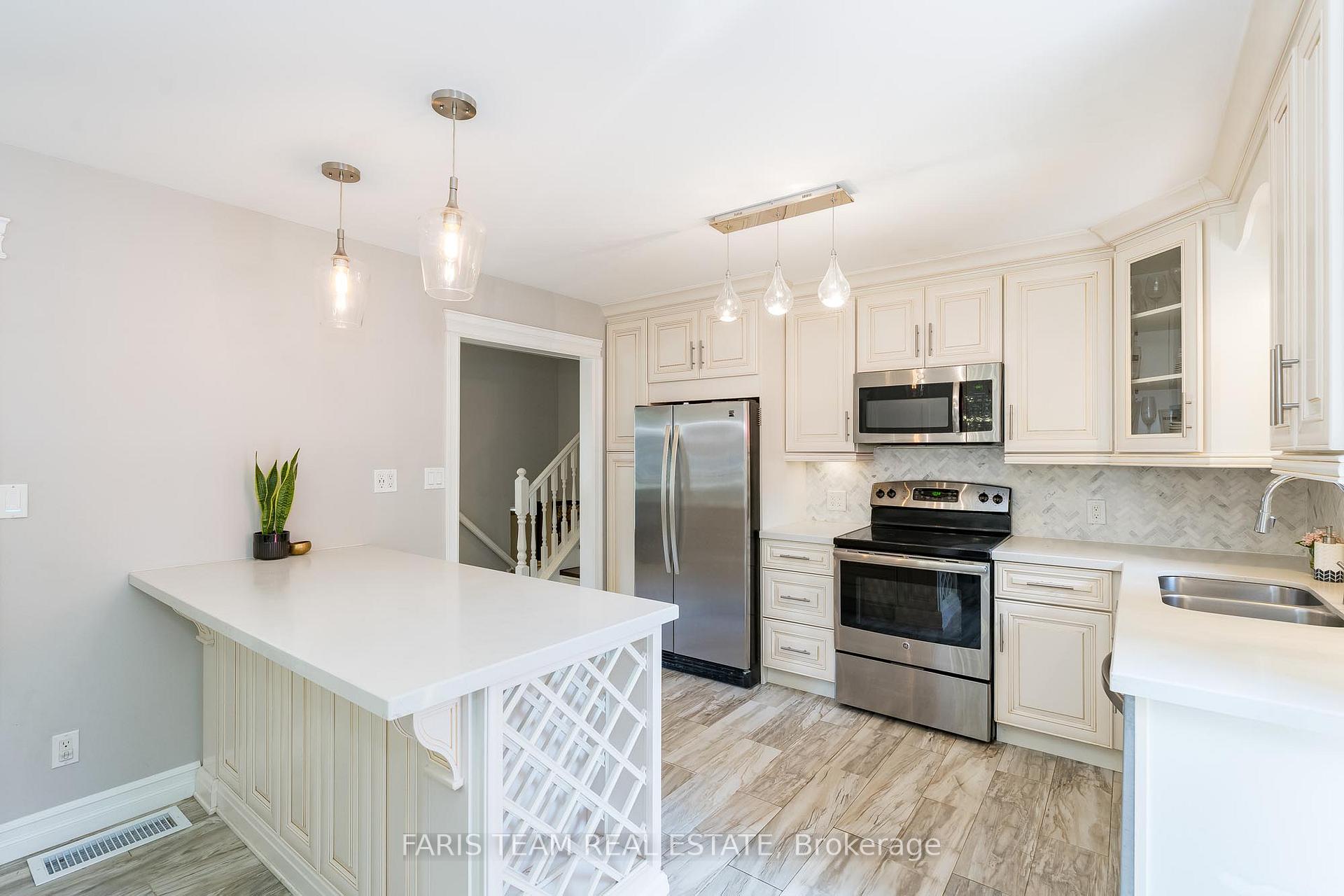 Photo 6 of 25 Centennial Avenue, Springwater, Elmvale — HOMEH