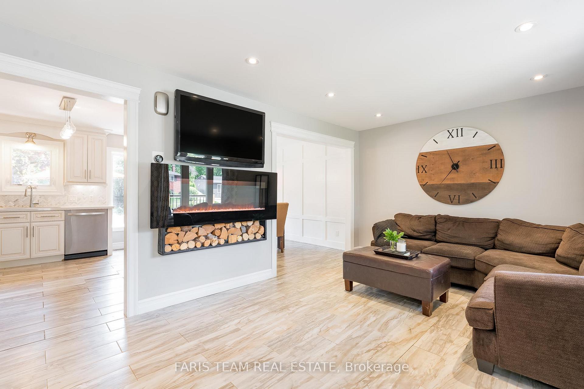 Photo 10 of 25 Centennial Avenue, Springwater, Elmvale — HOMEH