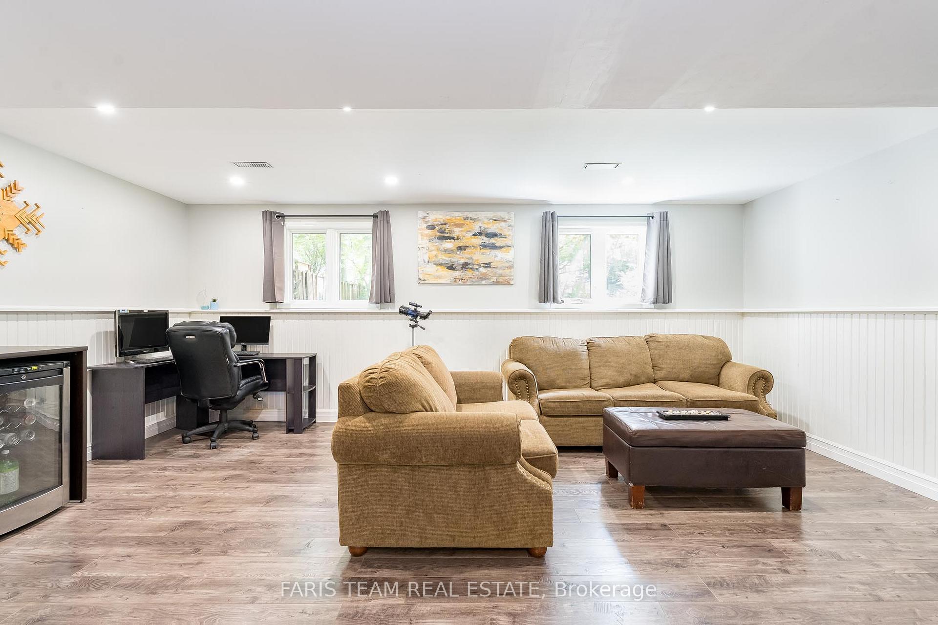 Photo 16 of 25 Centennial Avenue, Springwater, Elmvale — HOMEH