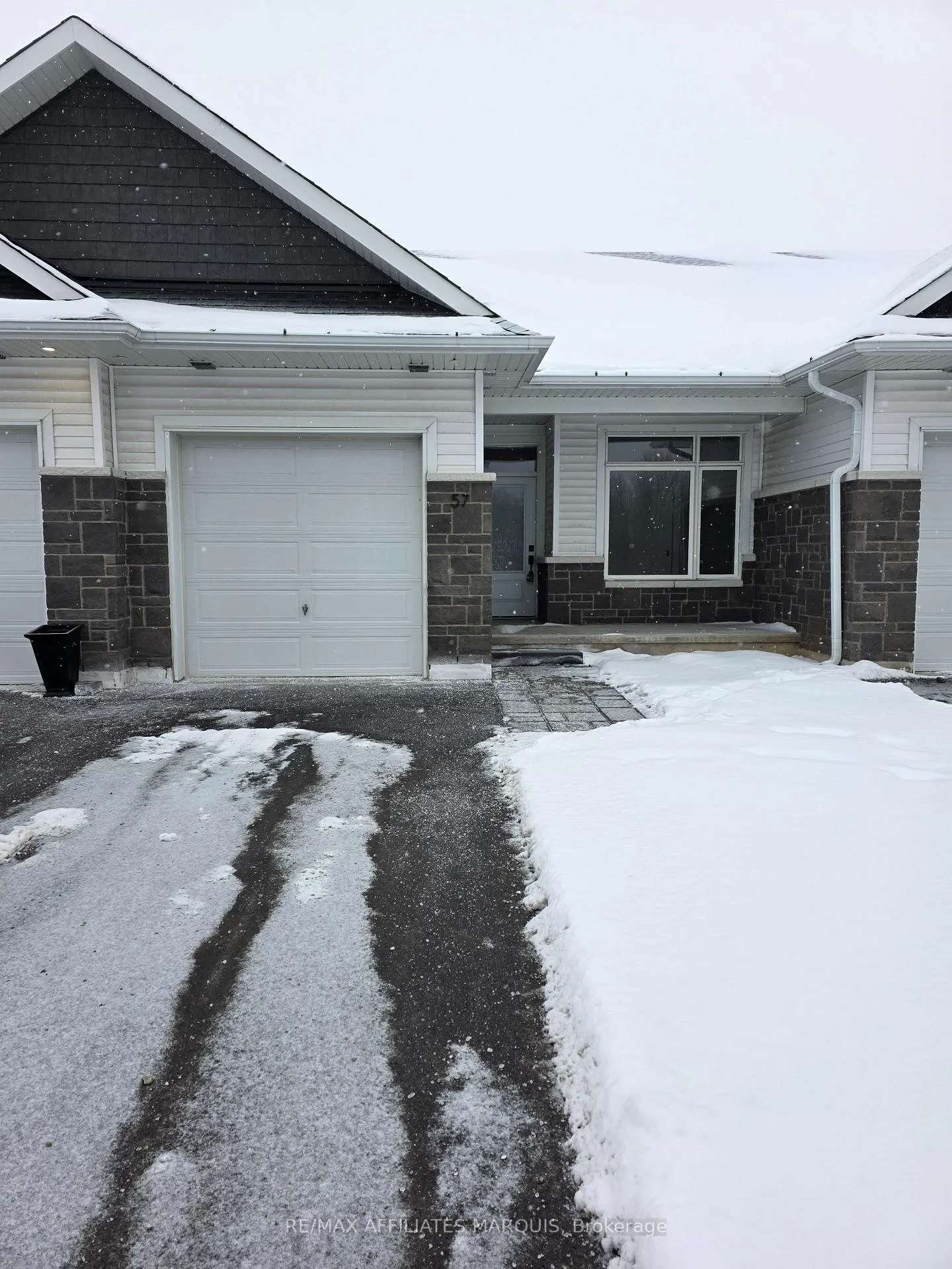 Photo 1 of 59 Ferrara Drive, Smiths Falls — HOMEH