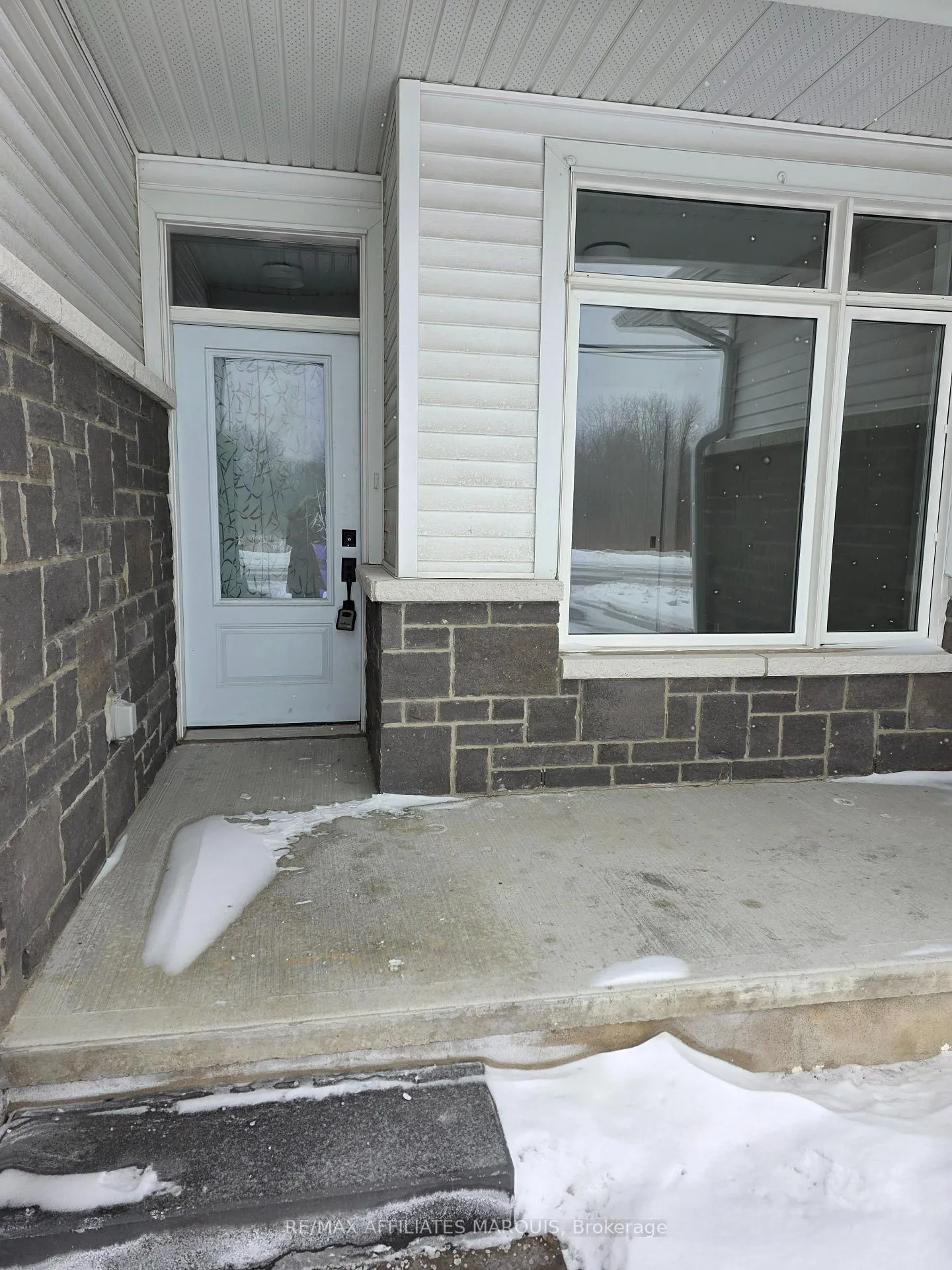 Photo 2 of 59 Ferrara Drive, Smiths Falls — HOMEH