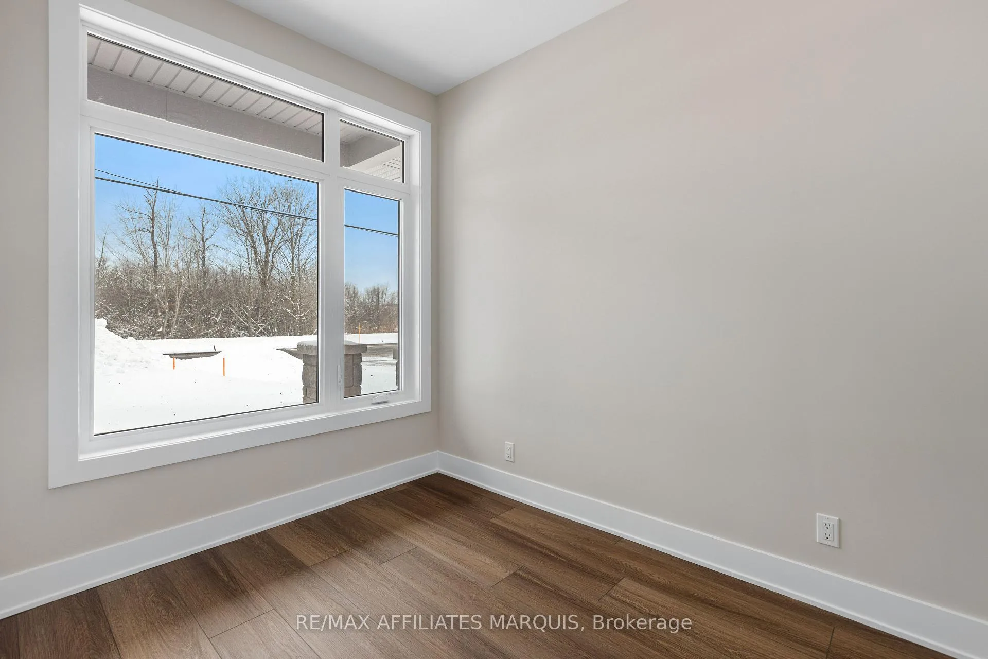 Photo 4 of 59 Ferrara Drive, Smiths Falls — HOMEH