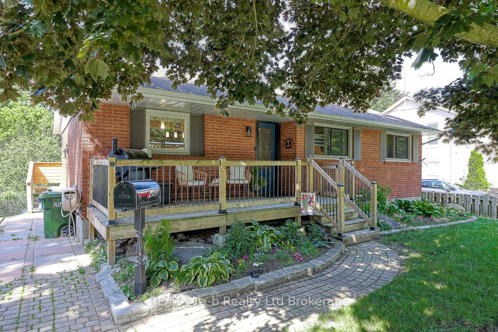 Photo 4 of 109 Sunset Drive, St. Thomas — HOMEH