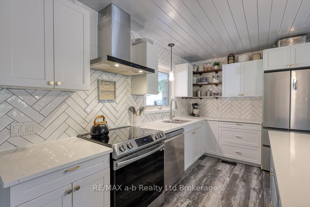 Photo 7 of 109 Sunset Drive, St. Thomas — HOMEH