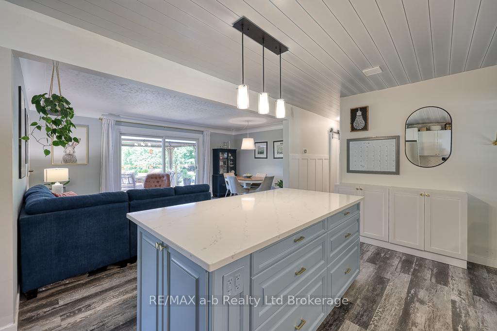 Photo 8 of 109 Sunset Drive, St. Thomas — HOMEH