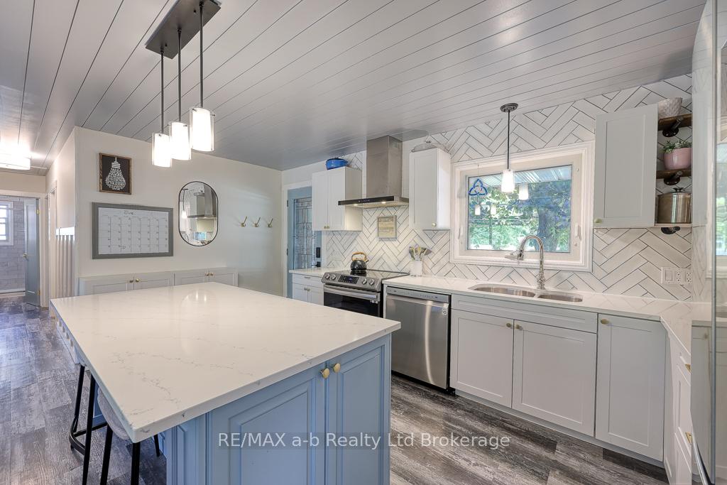 Photo 11 of 109 Sunset Drive, St. Thomas — HOMEH