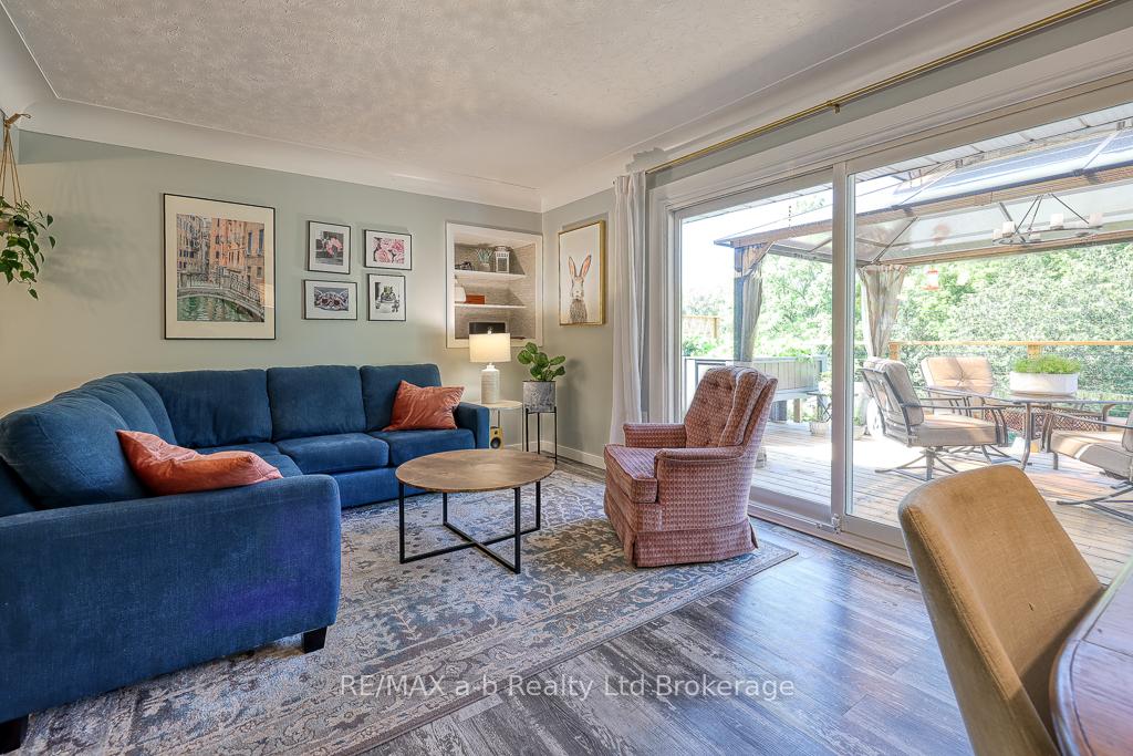 Photo 12 of 109 Sunset Drive, St. Thomas — HOMEH