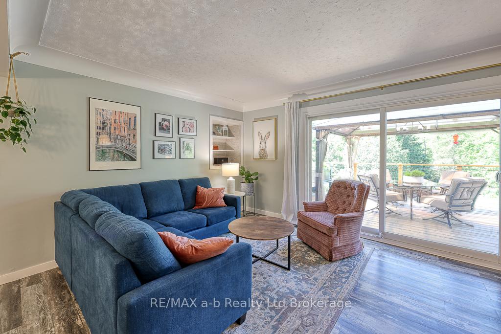 Photo 13 of 109 Sunset Drive, St. Thomas — HOMEH