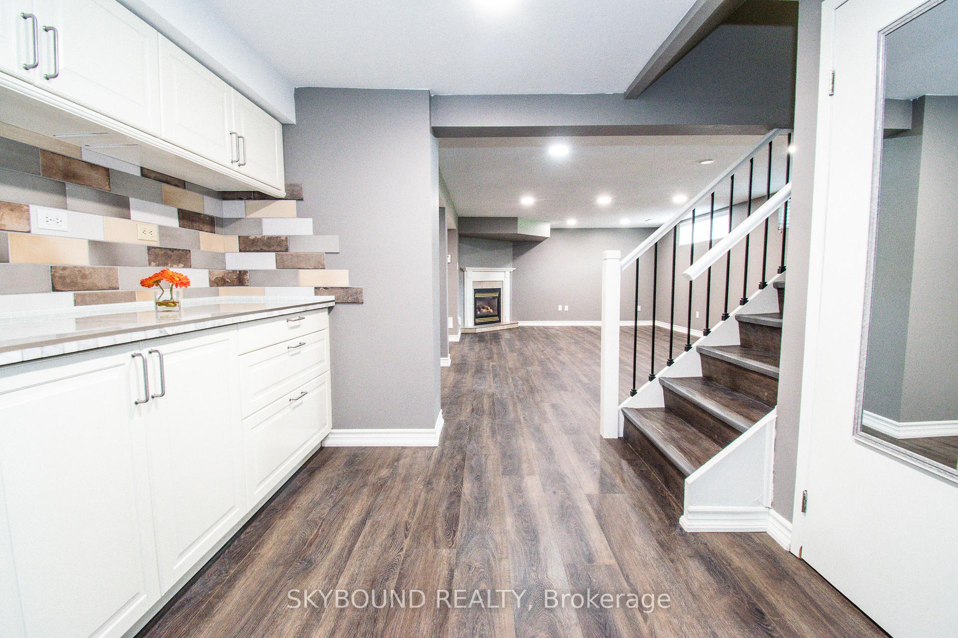 Photo 2 of Unit Lower unit, 10 Chorley Avenue, St. Catharines, Bunting/Linwell — HOMEH