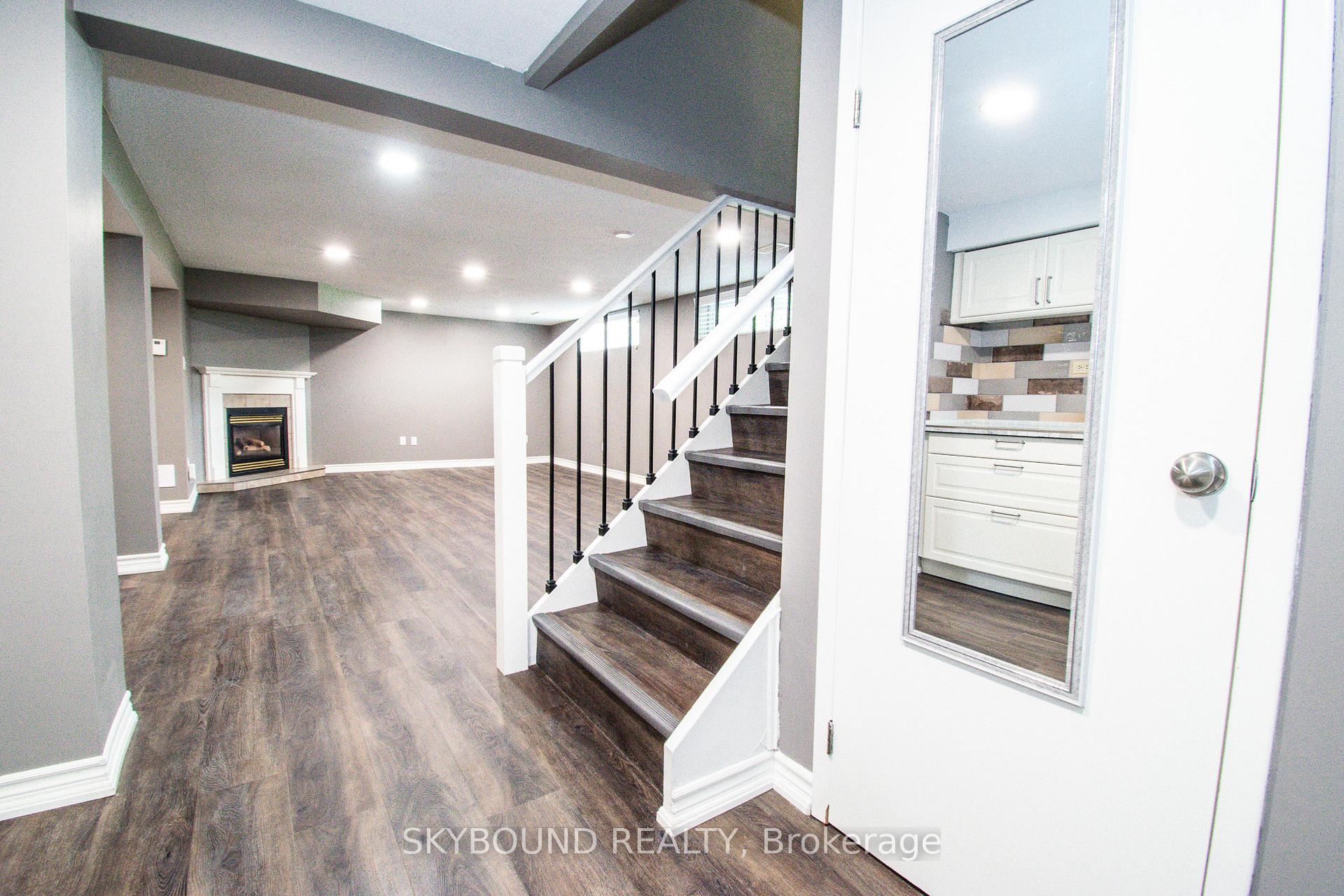 Photo 3 of Unit Lower unit, 10 Chorley Avenue, St. Catharines, Bunting/Linwell — HOMEH