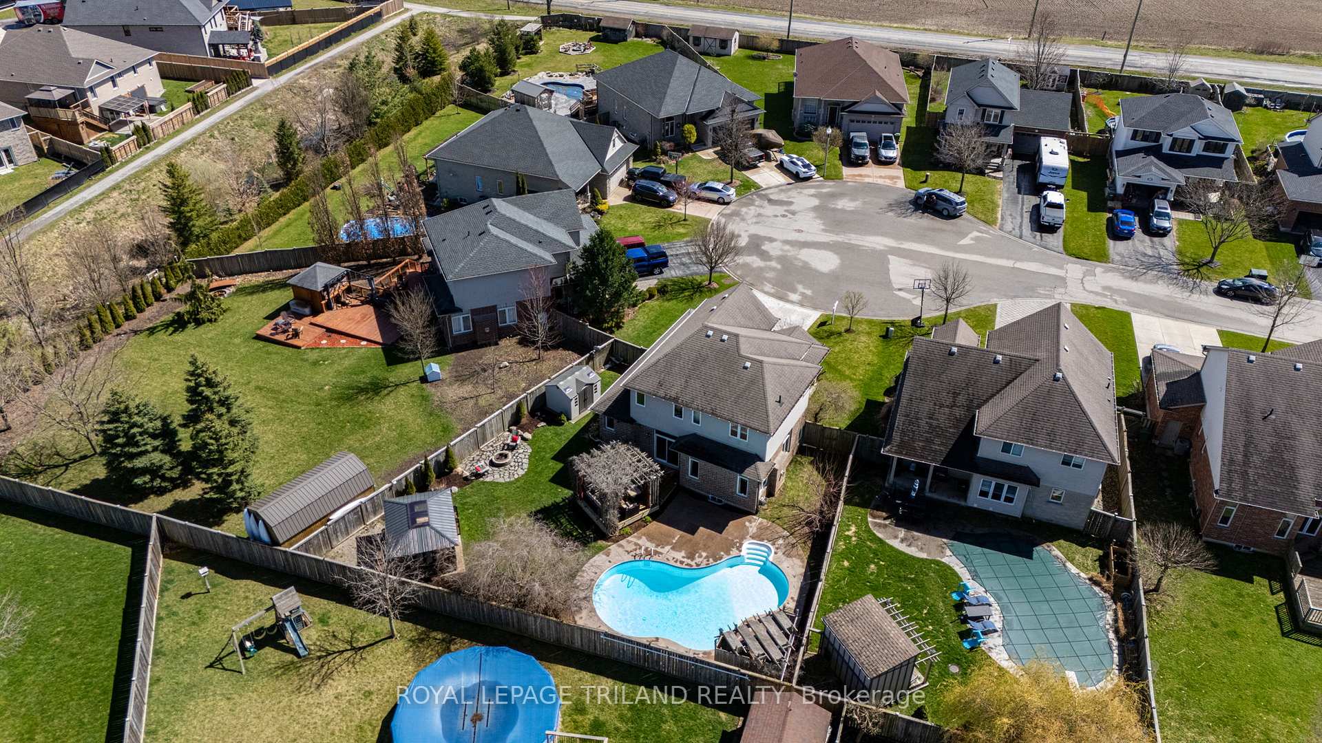 Photo 1 of 19 Chamberlain Court, St. Thomas — HOMEH