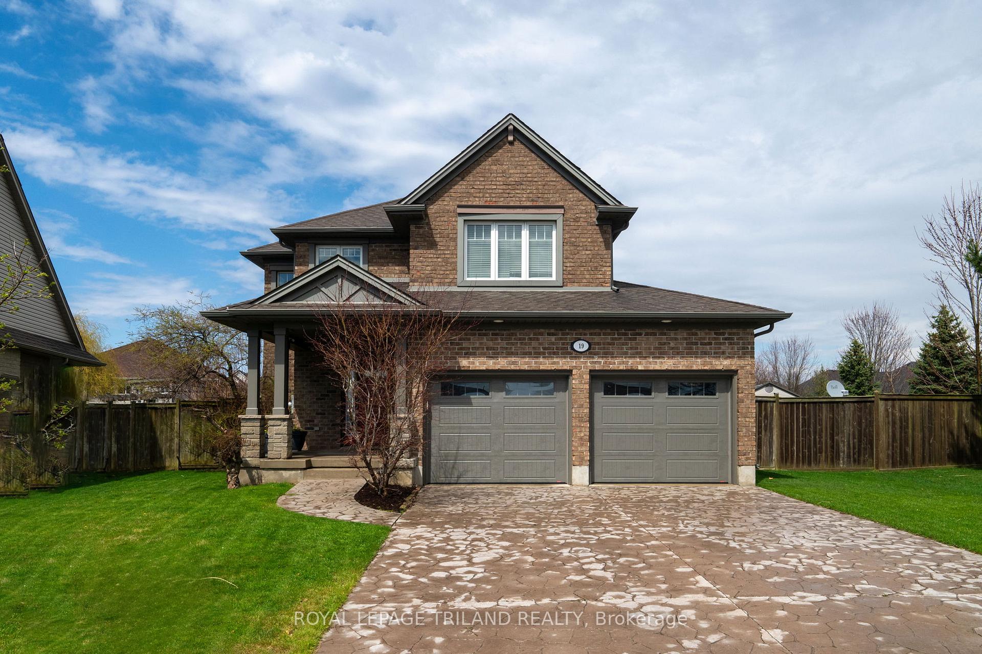 Photo 7 of 19 Chamberlain Court, St. Thomas — HOMEH