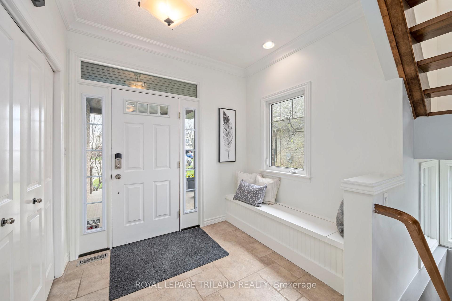 Photo 10 of 19 Chamberlain Court, St. Thomas — HOMEH