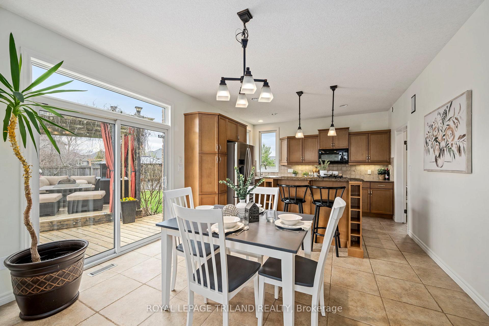 Photo 15 of 19 Chamberlain Court, St. Thomas — HOMEH