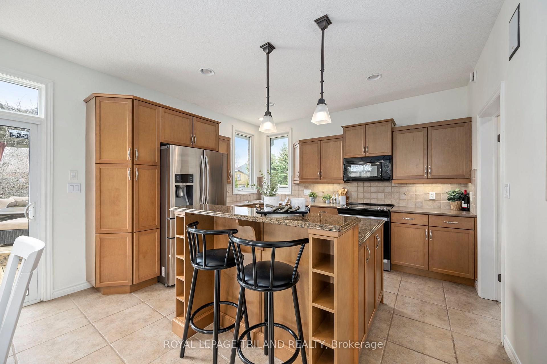 Photo 16 of 19 Chamberlain Court, St. Thomas — HOMEH