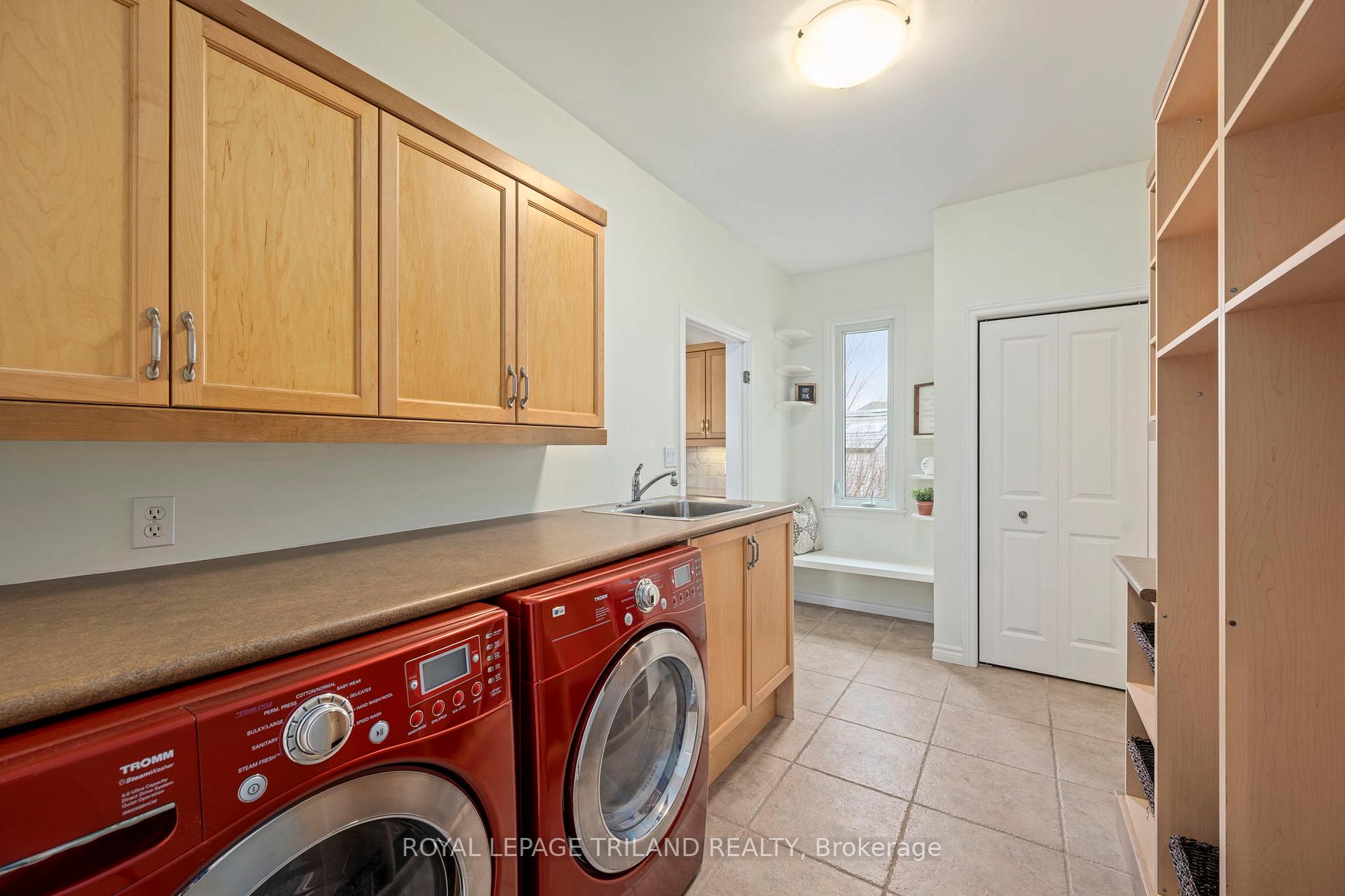 Photo 20 of 19 Chamberlain Court, St. Thomas — HOMEH