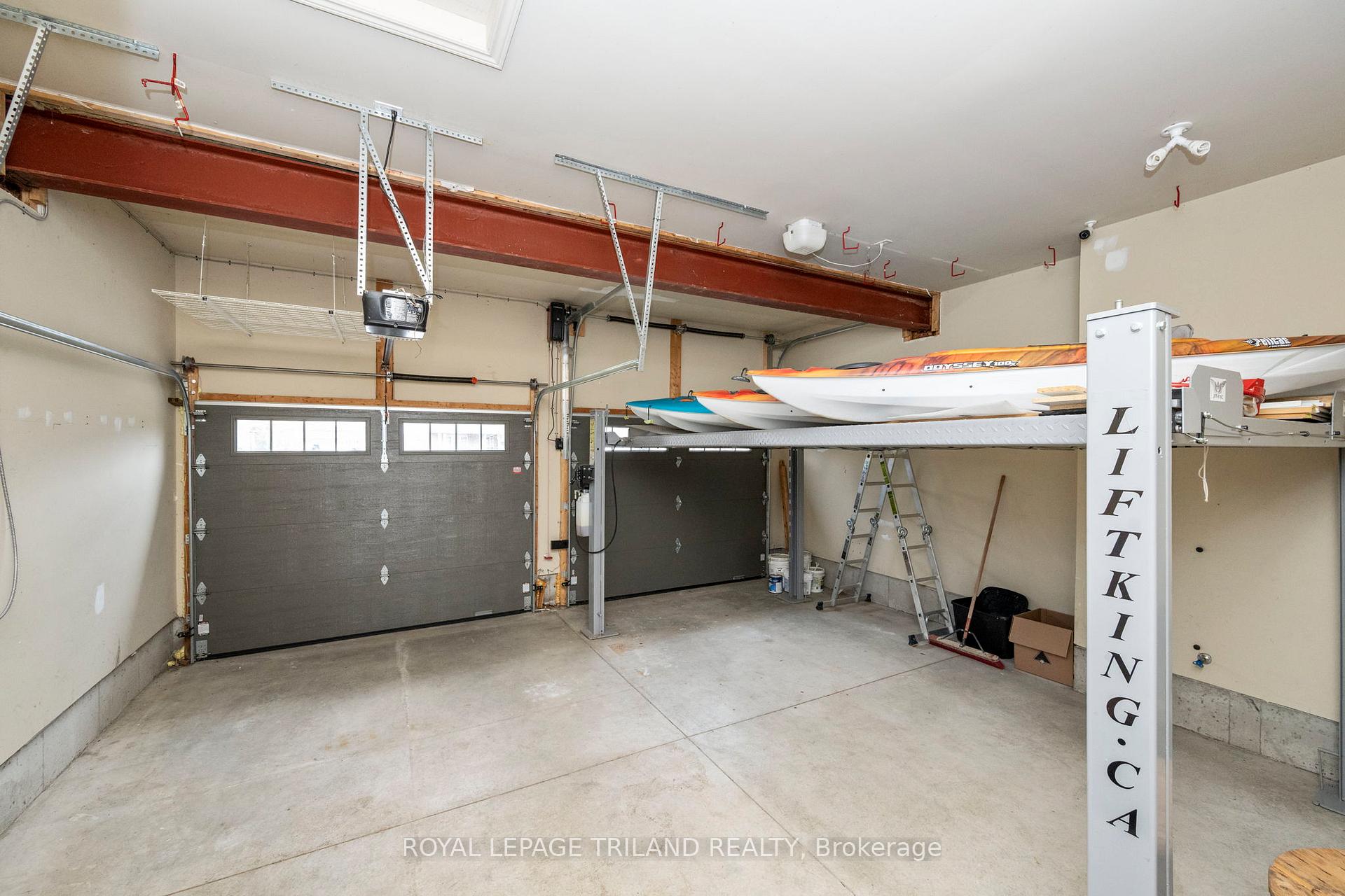 Photo 21 of 19 Chamberlain Court, St. Thomas — HOMEH