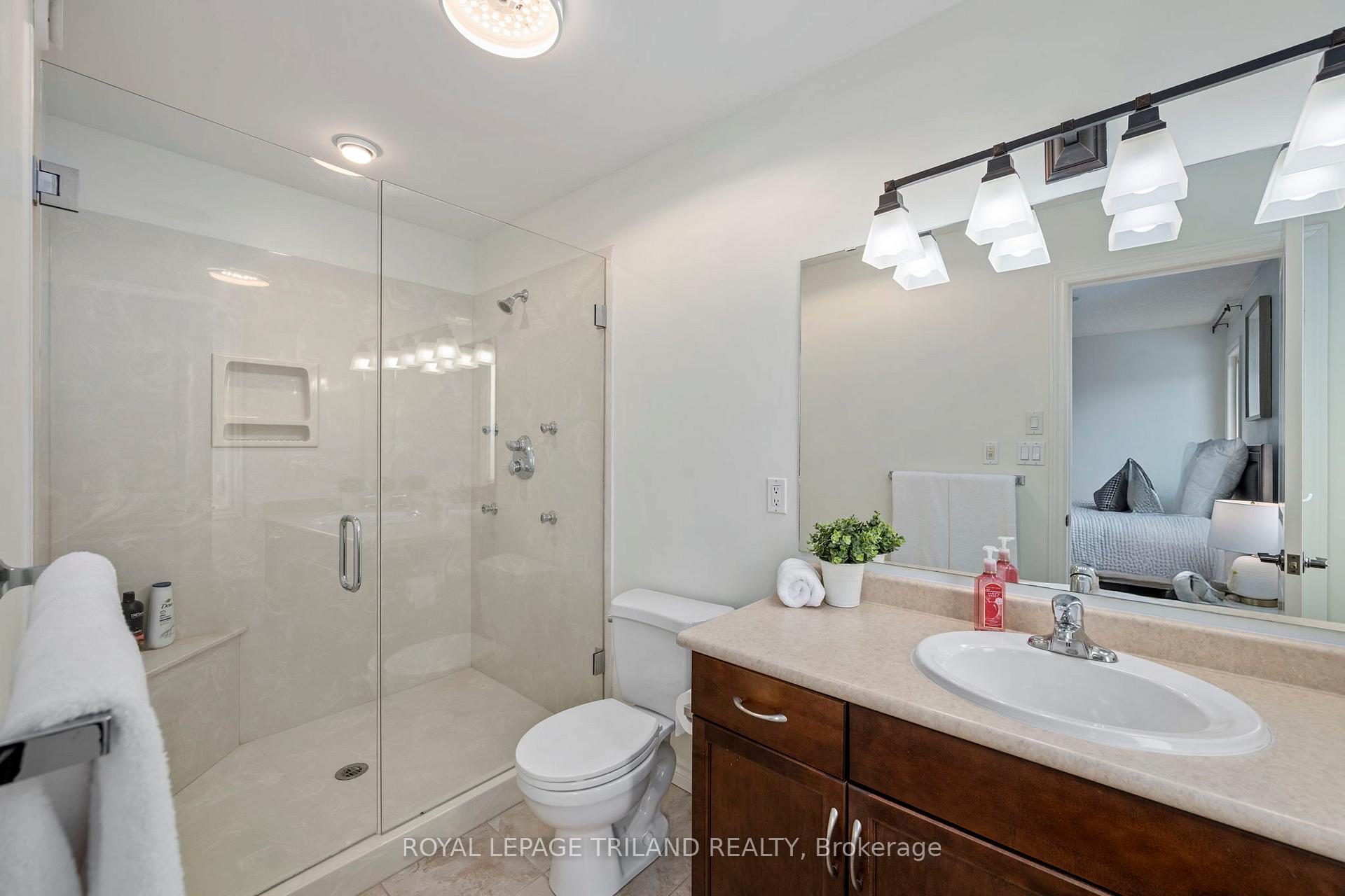 Photo 24 of 19 Chamberlain Court, St. Thomas — HOMEH