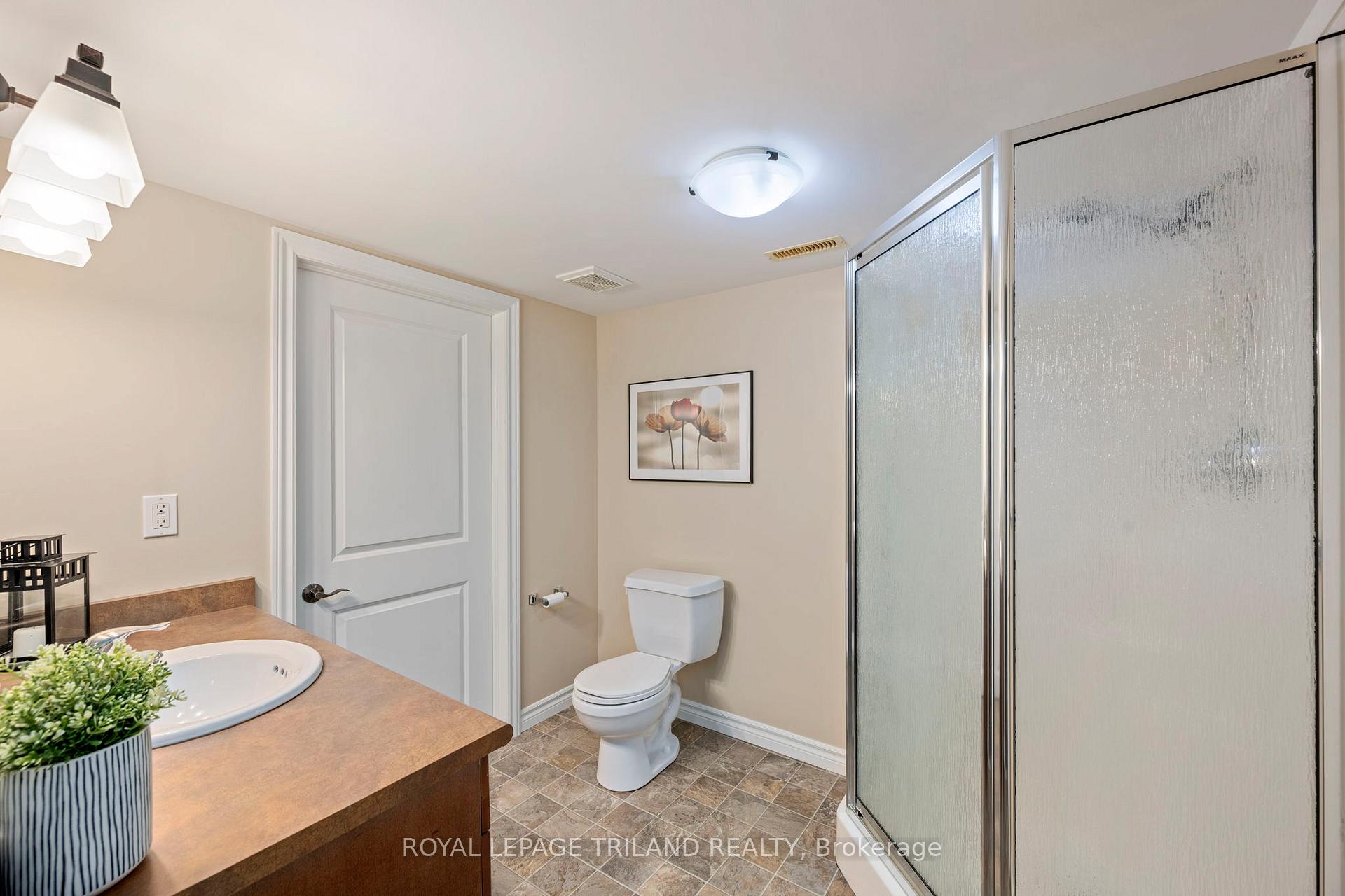 Photo 32 of 19 Chamberlain Court, St. Thomas — HOMEH