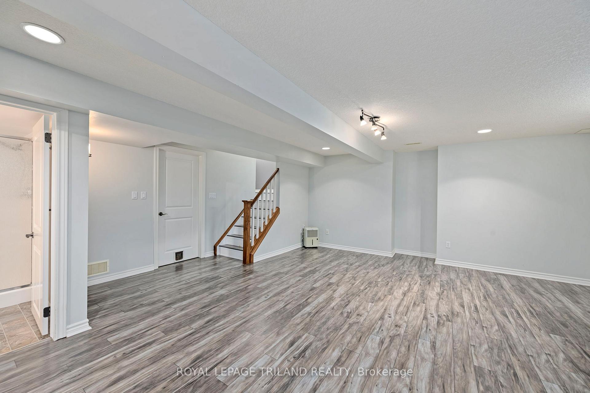 Photo 36 of 19 Chamberlain Court, St. Thomas — HOMEH