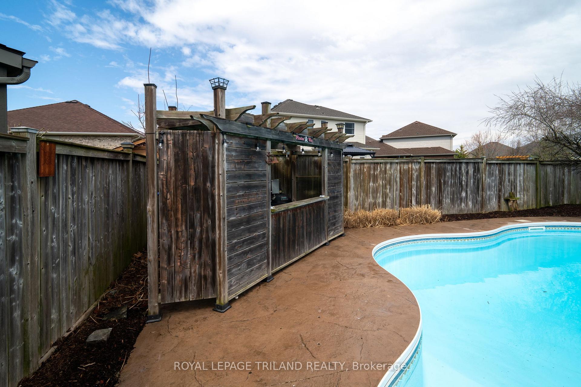 Photo 40 of 19 Chamberlain Court, St. Thomas — HOMEH