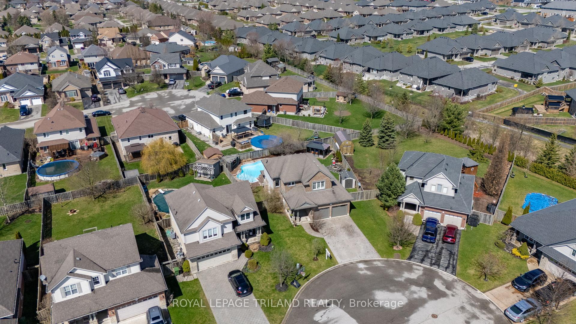 Photo 41 of 19 Chamberlain Court, St. Thomas — HOMEH